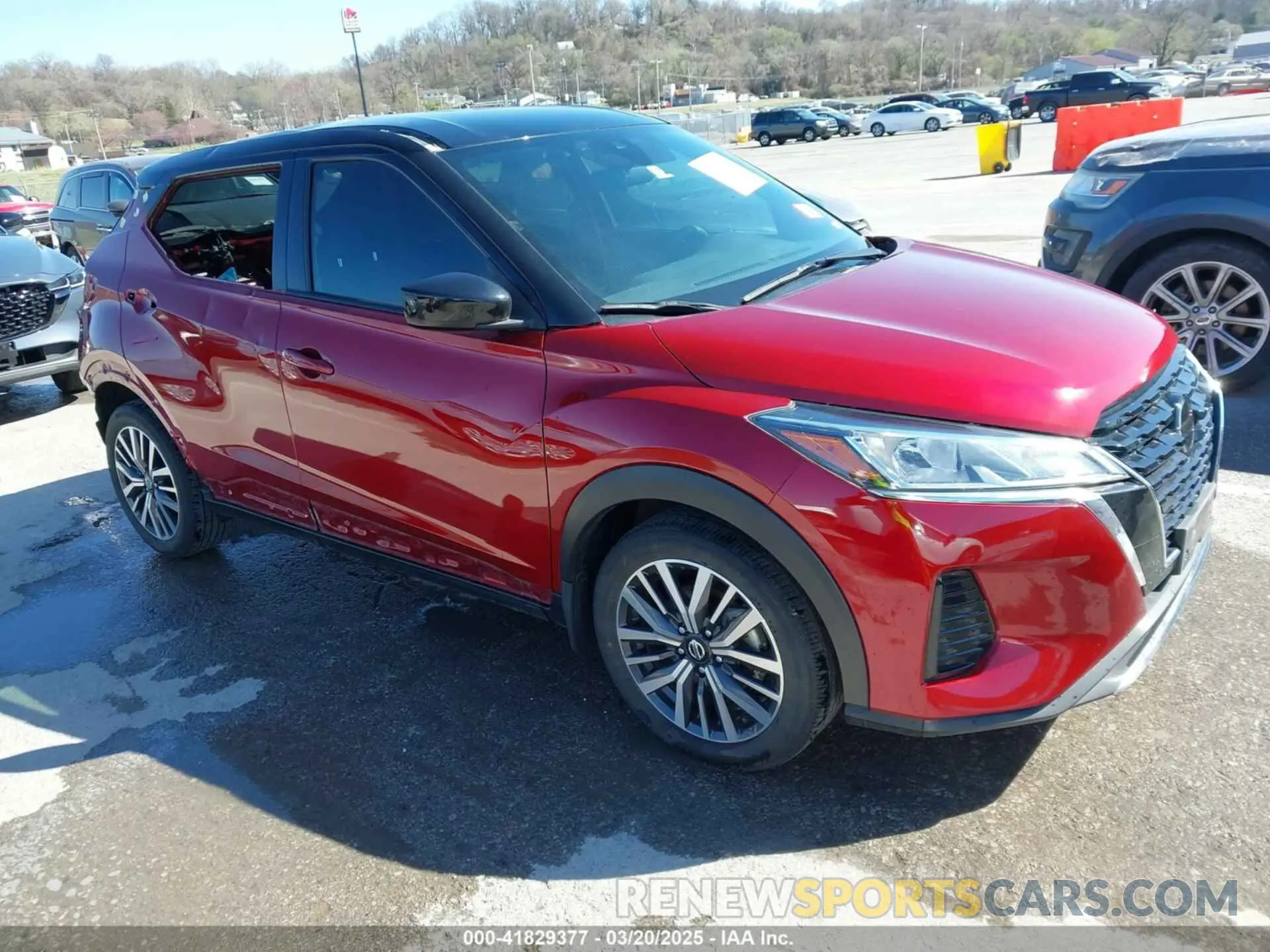 1 Photograph of a damaged car 3N1CP5CV1ML535573 NISSAN KICKS 2021