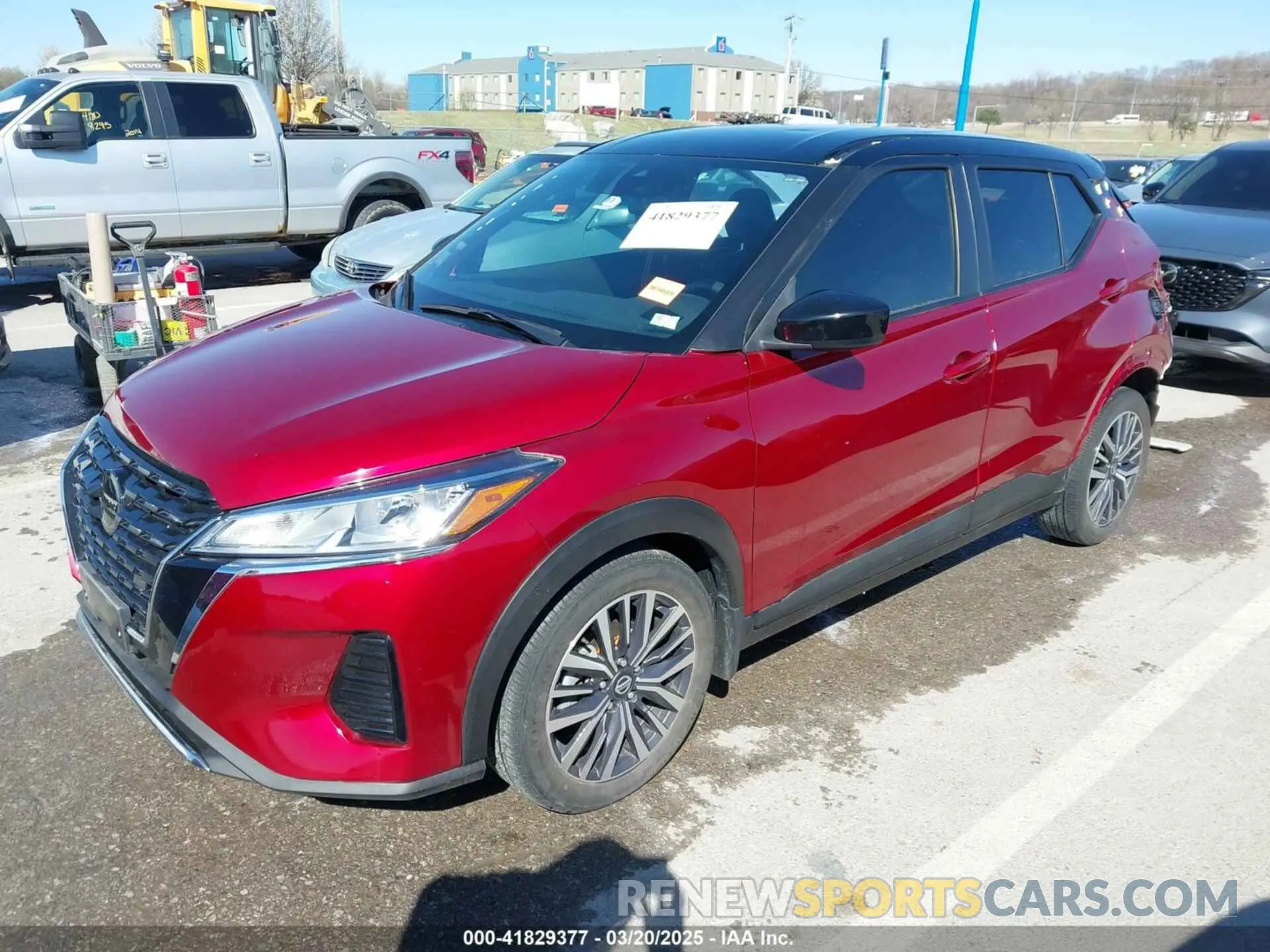 2 Photograph of a damaged car 3N1CP5CV1ML535573 NISSAN KICKS 2021