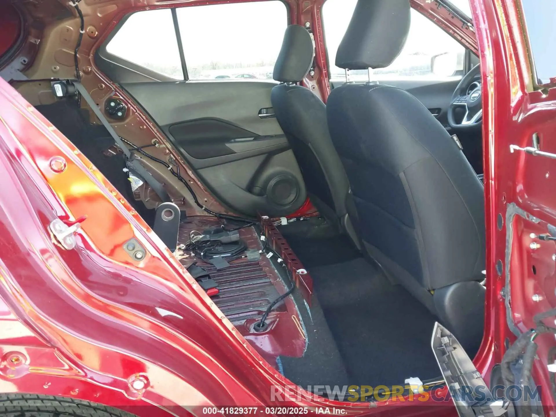 8 Photograph of a damaged car 3N1CP5CV1ML535573 NISSAN KICKS 2021