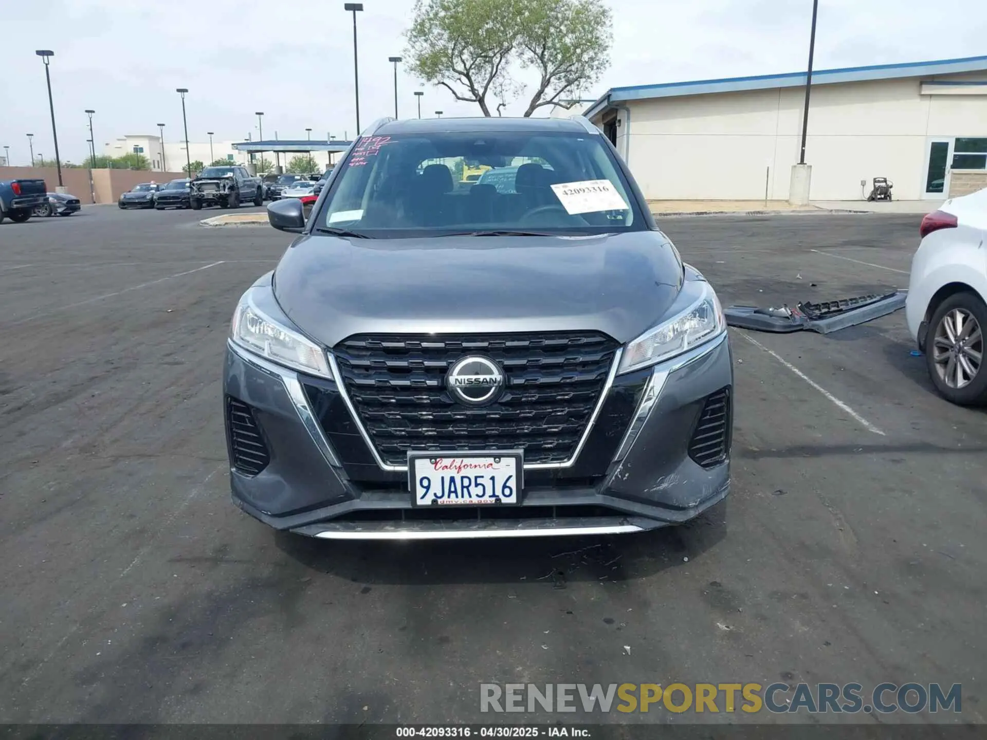 13 Photograph of a damaged car 3N1CP5CV1ML537730 NISSAN KICKS 2021
