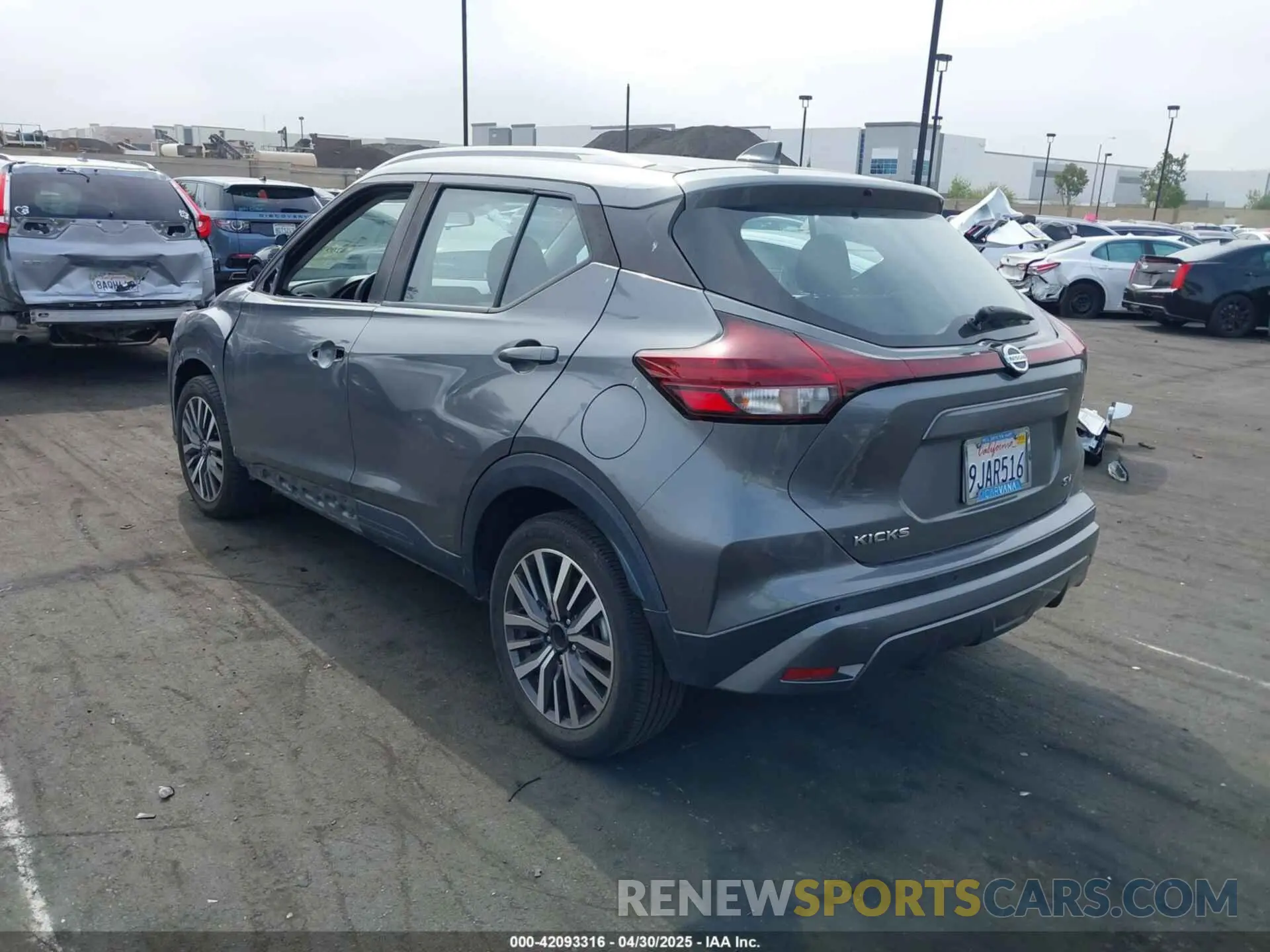 3 Photograph of a damaged car 3N1CP5CV1ML537730 NISSAN KICKS 2021