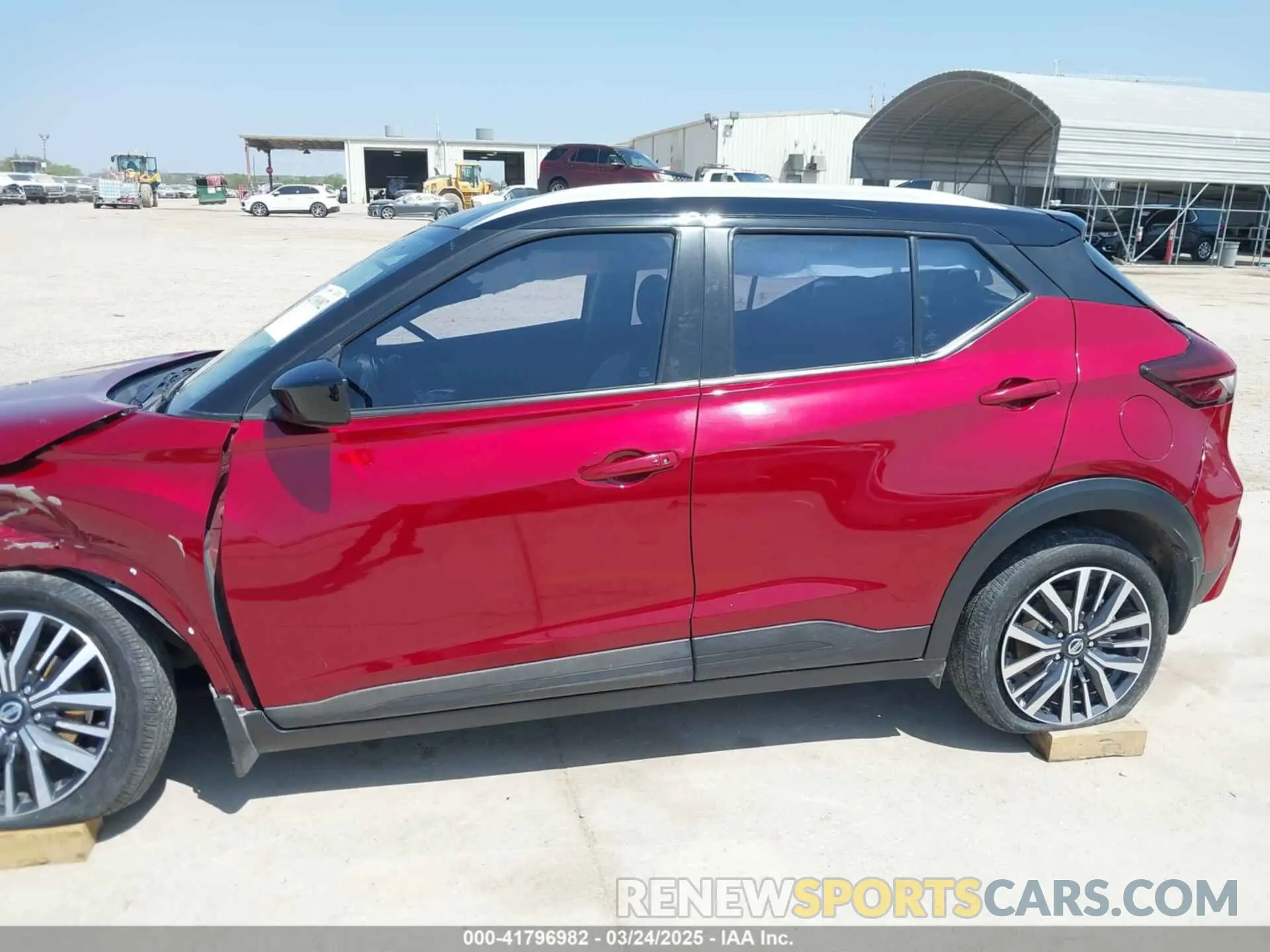 14 Photograph of a damaged car 3N1CP5CV1ML555189 NISSAN KICKS 2021