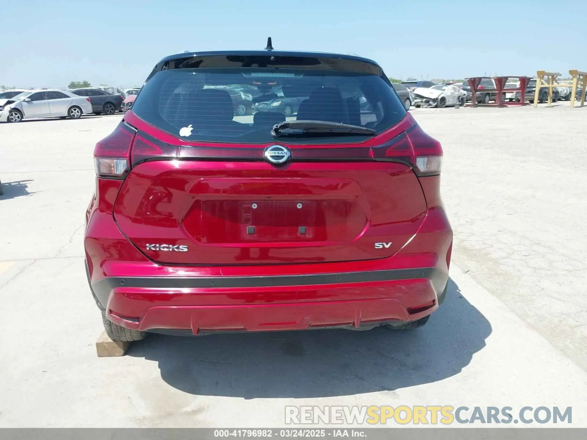 16 Photograph of a damaged car 3N1CP5CV1ML555189 NISSAN KICKS 2021