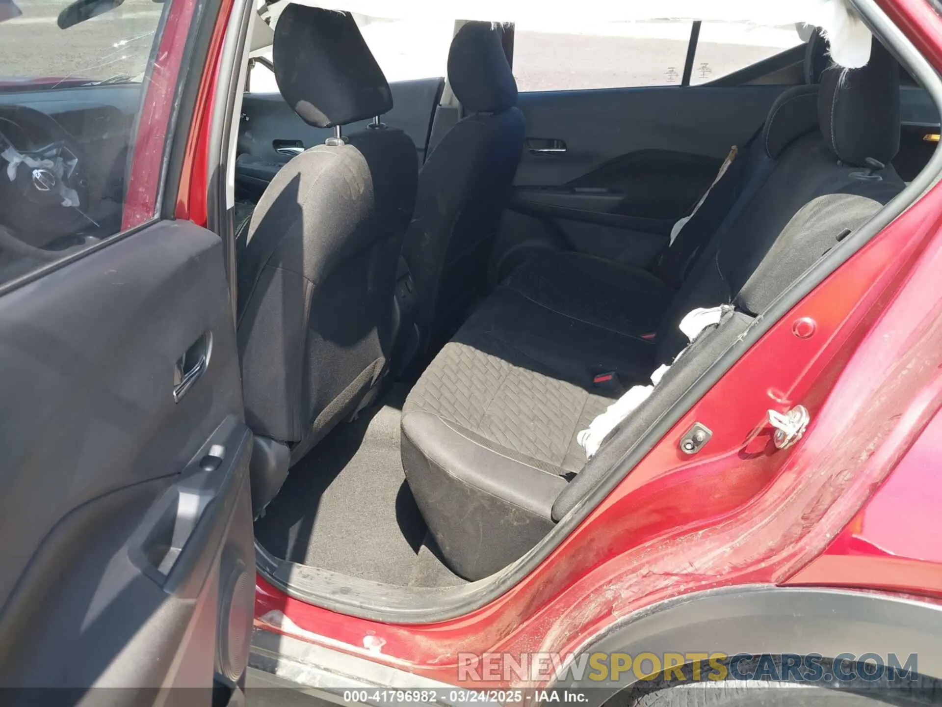 8 Photograph of a damaged car 3N1CP5CV1ML555189 NISSAN KICKS 2021