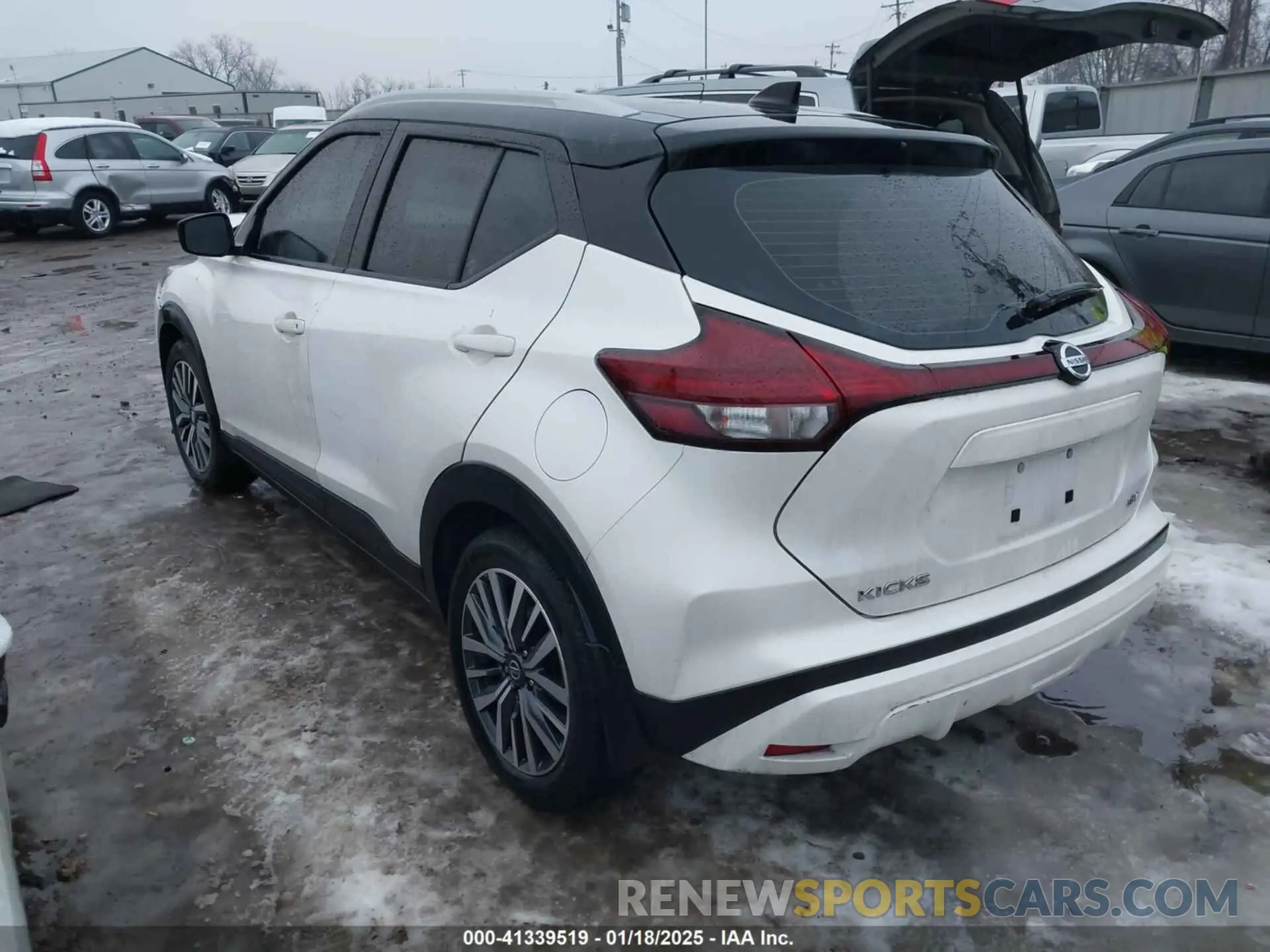 3 Photograph of a damaged car 3N1CP5CV1ML565415 NISSAN KICKS 2021