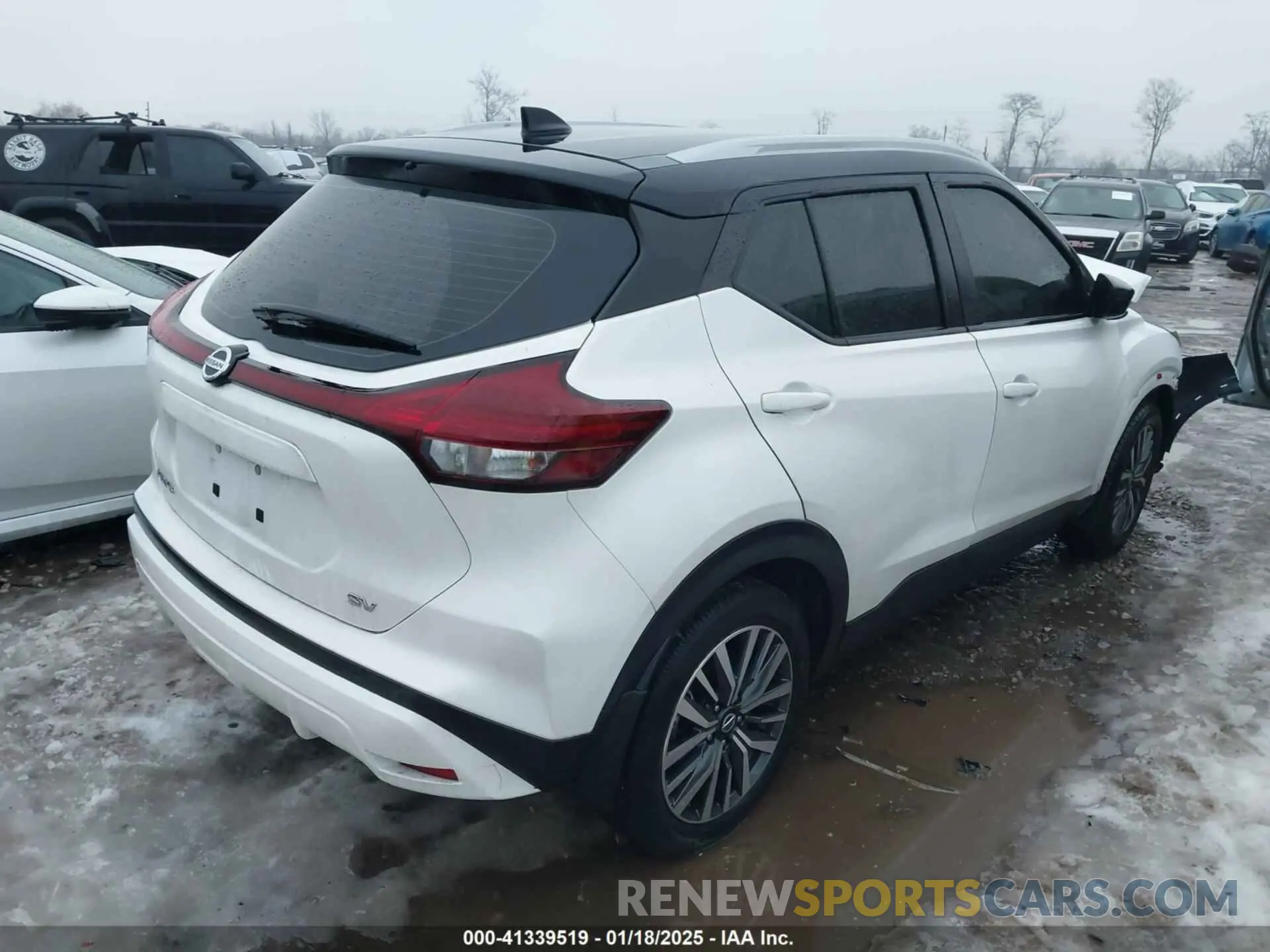 4 Photograph of a damaged car 3N1CP5CV1ML565415 NISSAN KICKS 2021