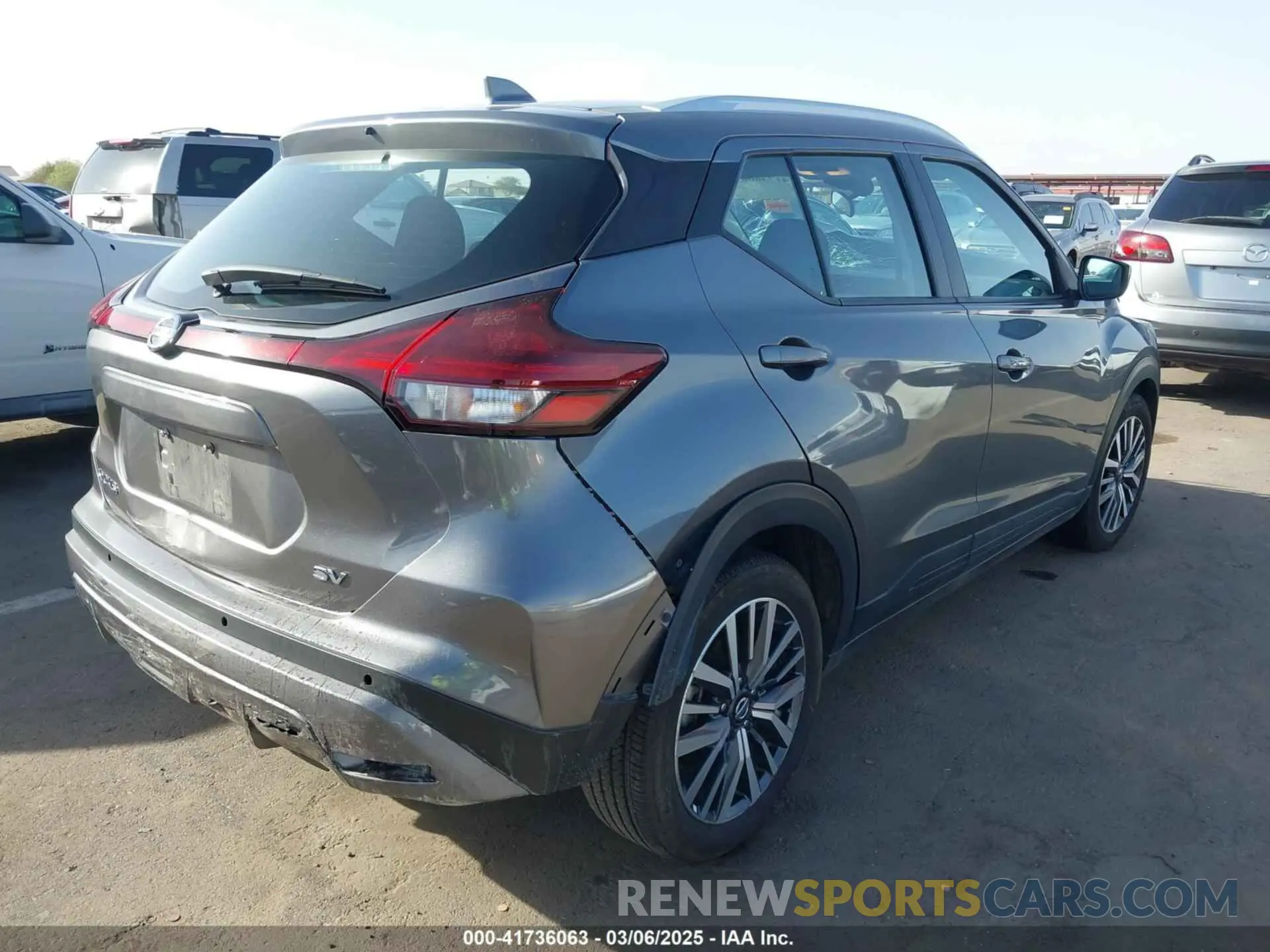 4 Photograph of a damaged car 3N1CP5CV2ML477506 NISSAN KICKS 2021