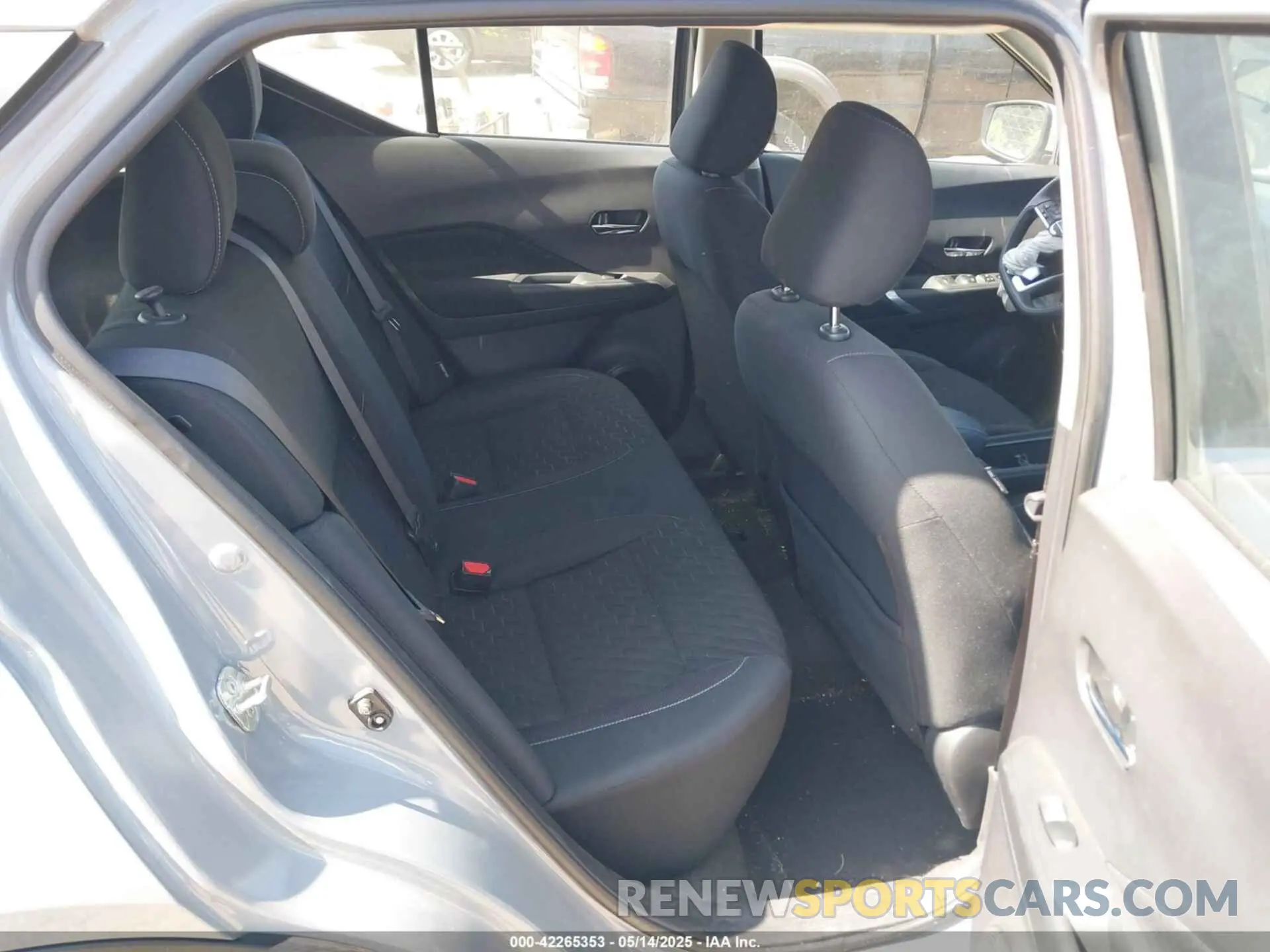 8 Photograph of a damaged car 3N1CP5CV2ML522086 NISSAN KICKS 2021