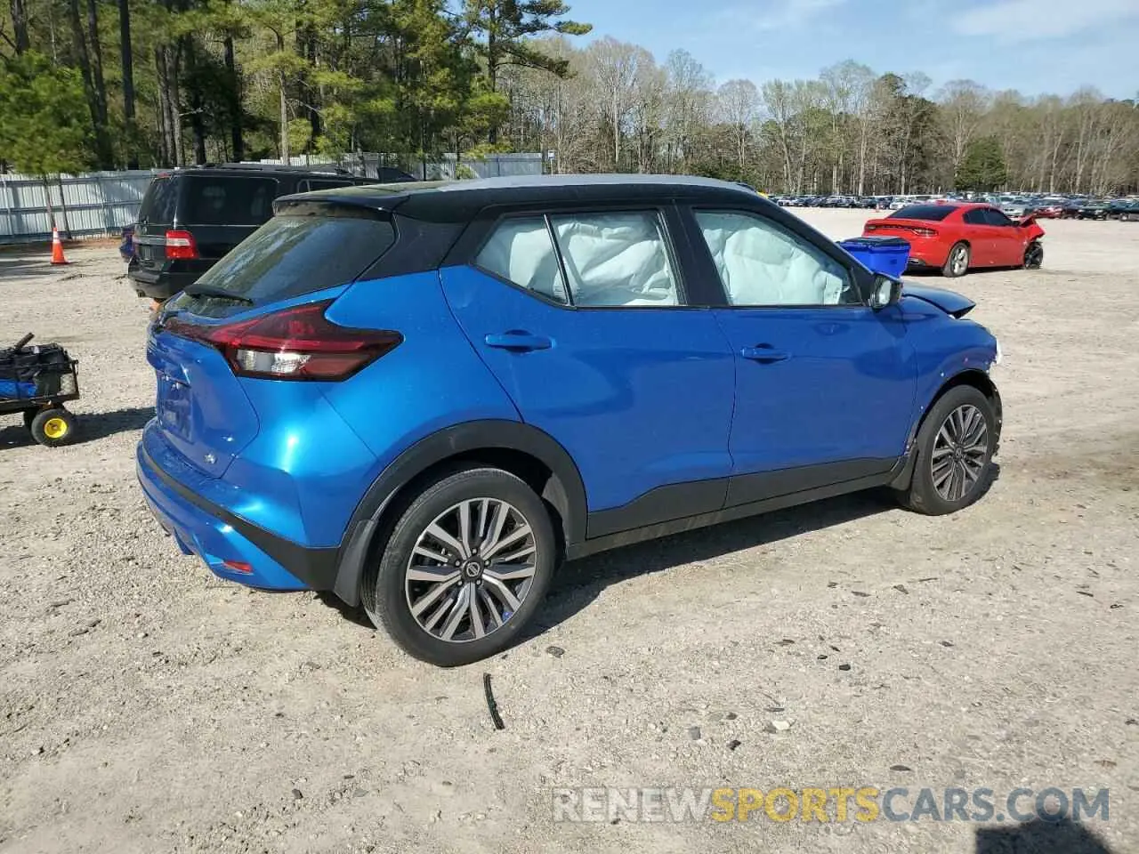 3 Photograph of a damaged car 3N1CP5CV2ML540202 NISSAN KICKS 2021