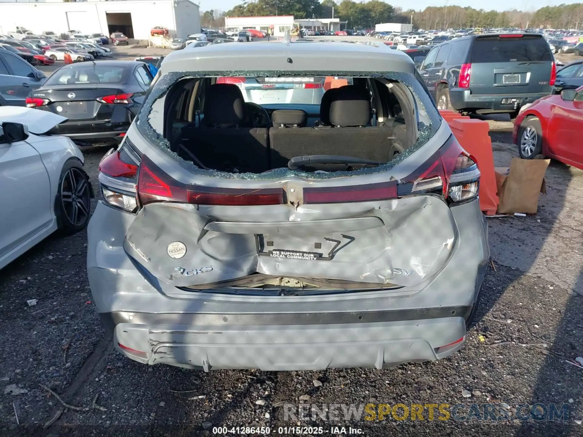 16 Photograph of a damaged car 3N1CP5CV2ML562586 NISSAN KICKS 2021