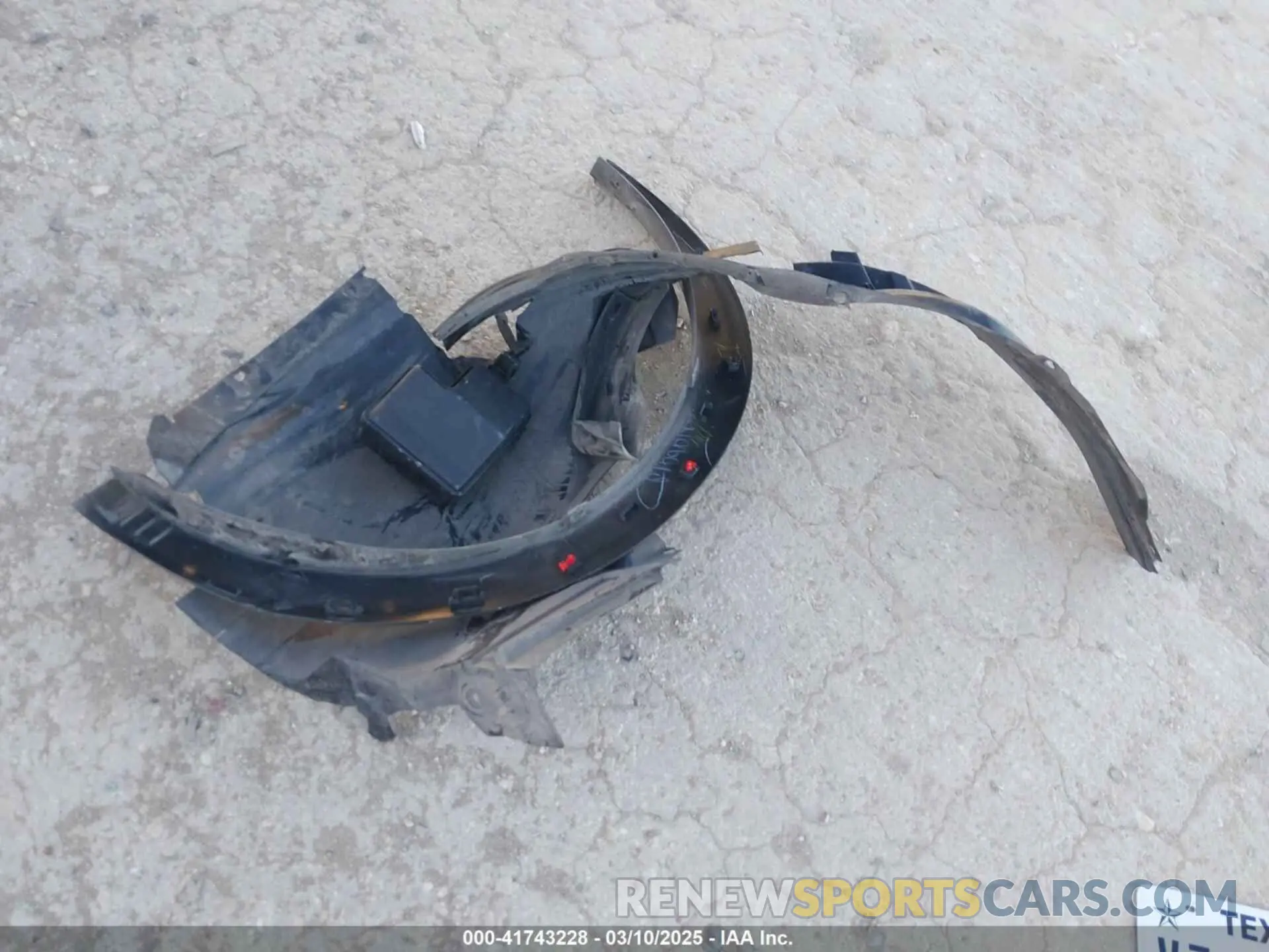 12 Photograph of a damaged car 3N1CP5CV2ML562636 NISSAN KICKS 2021