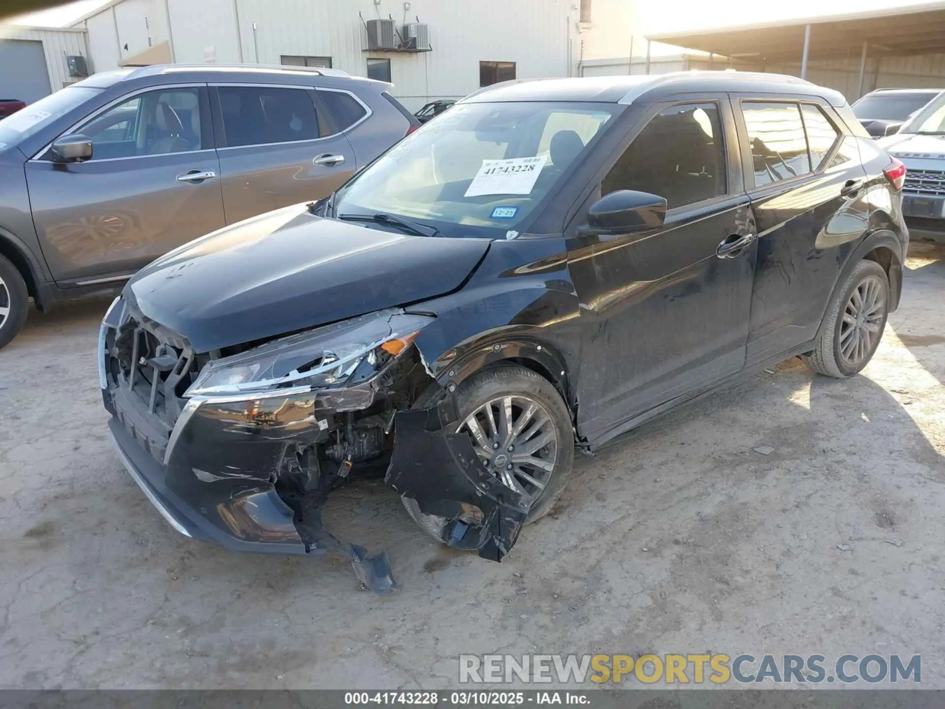 2 Photograph of a damaged car 3N1CP5CV2ML562636 NISSAN KICKS 2021