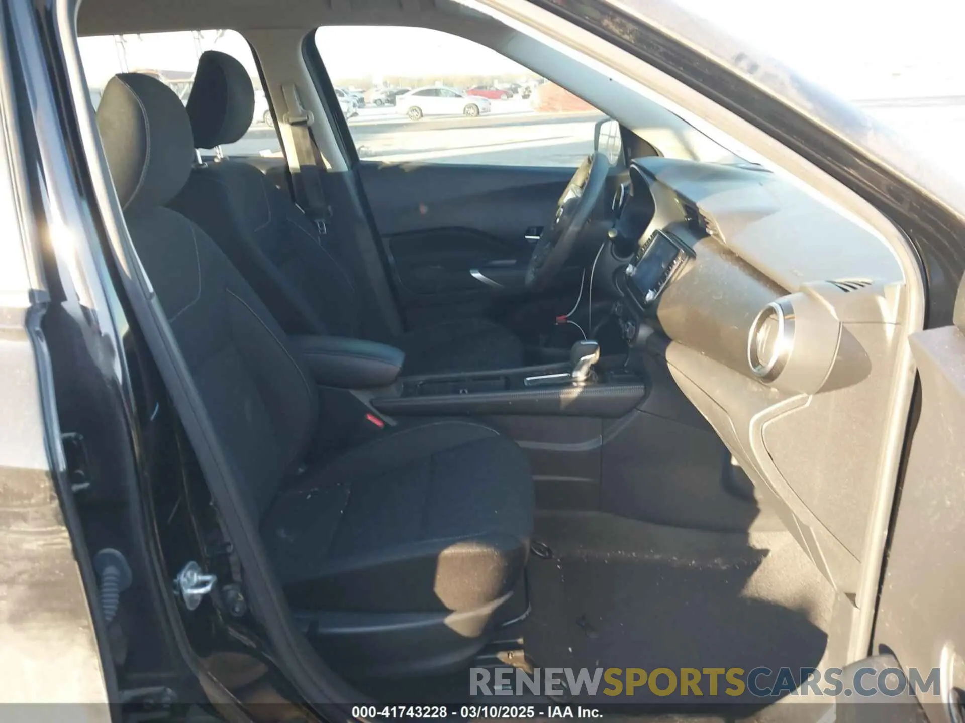 5 Photograph of a damaged car 3N1CP5CV2ML562636 NISSAN KICKS 2021