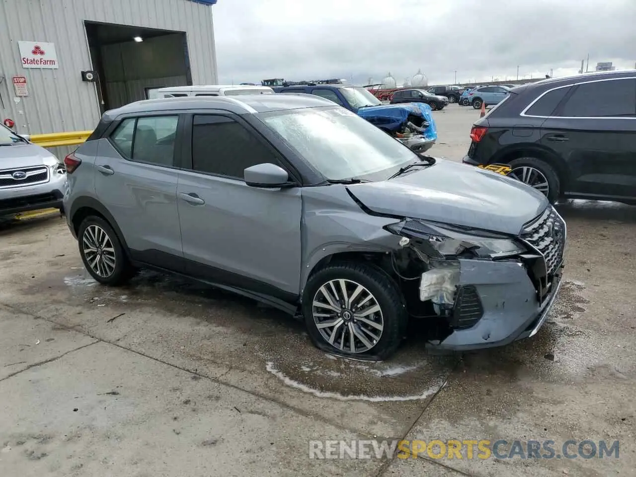 4 Photograph of a damaged car 3N1CP5CV3ML473965 NISSAN KICKS 2021