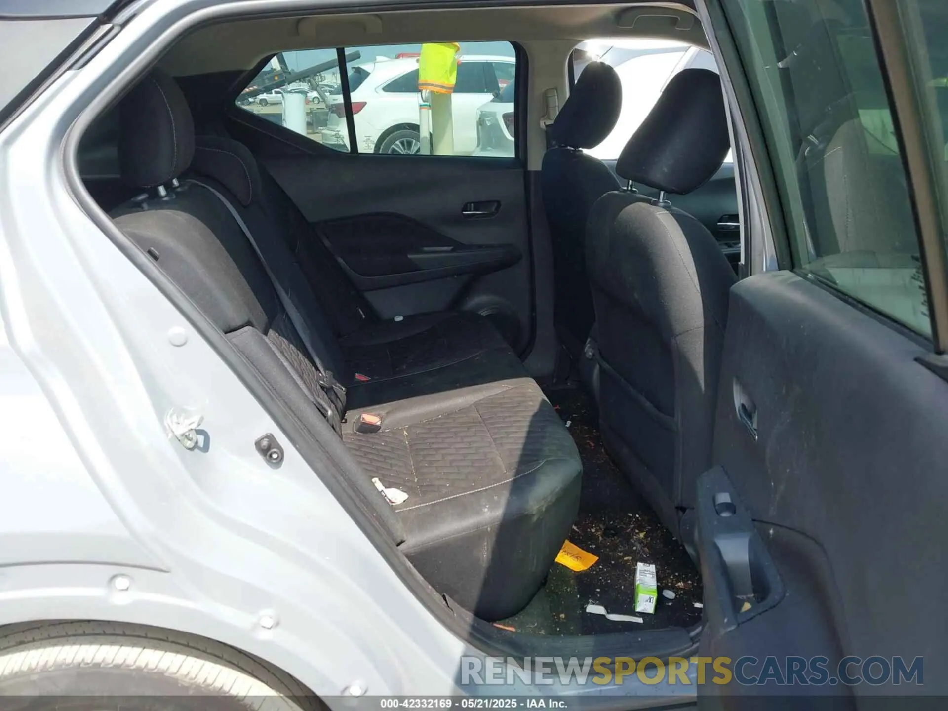 8 Photograph of a damaged car 3N1CP5CV3ML486389 NISSAN KICKS 2021