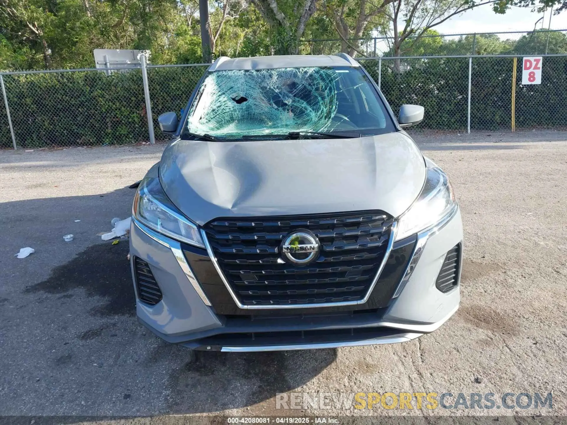 12 Photograph of a damaged car 3N1CP5CV3ML515440 NISSAN KICKS 2021