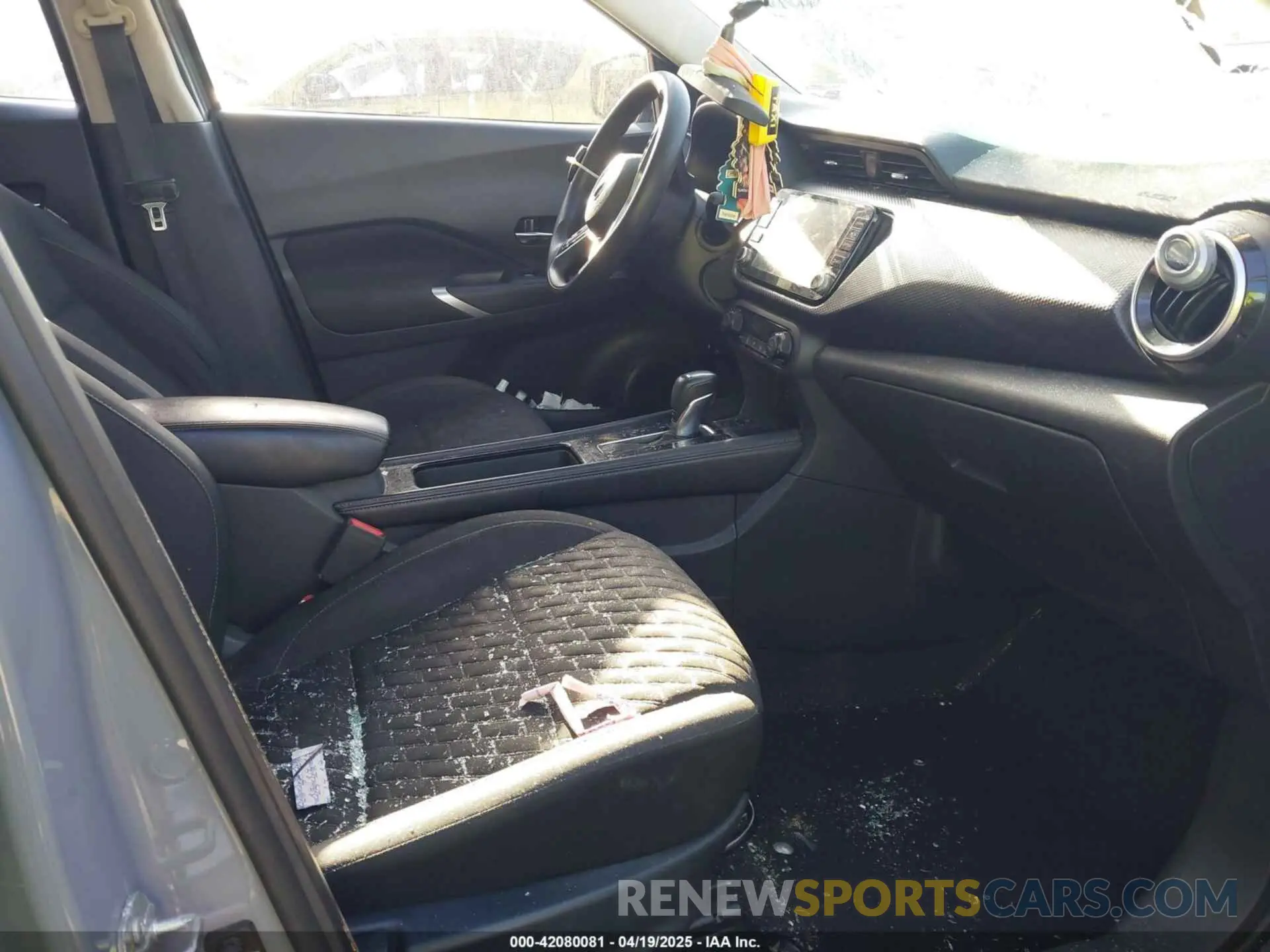 5 Photograph of a damaged car 3N1CP5CV3ML515440 NISSAN KICKS 2021