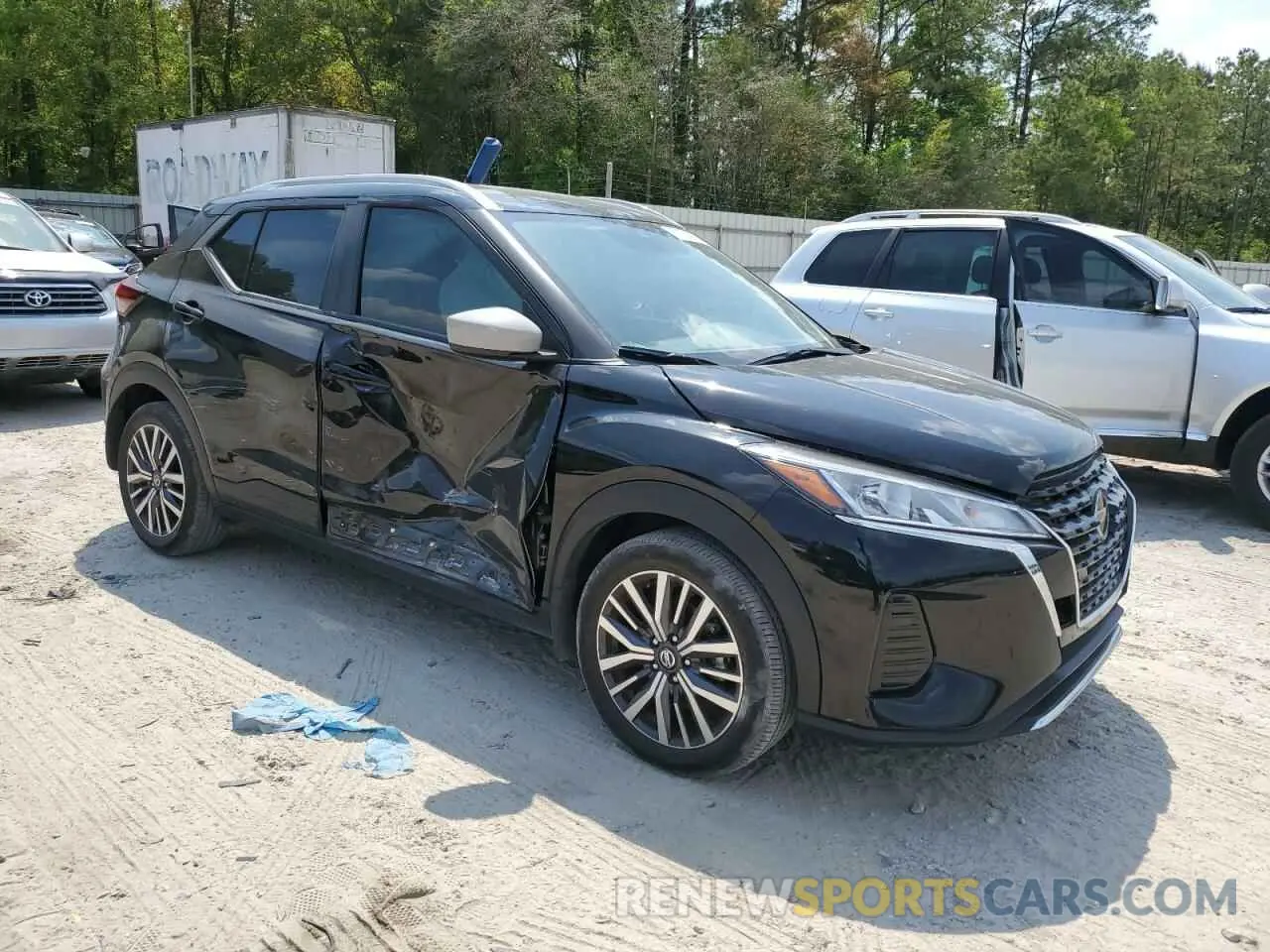 4 Photograph of a damaged car 3N1CP5CV3ML516958 NISSAN KICKS 2021