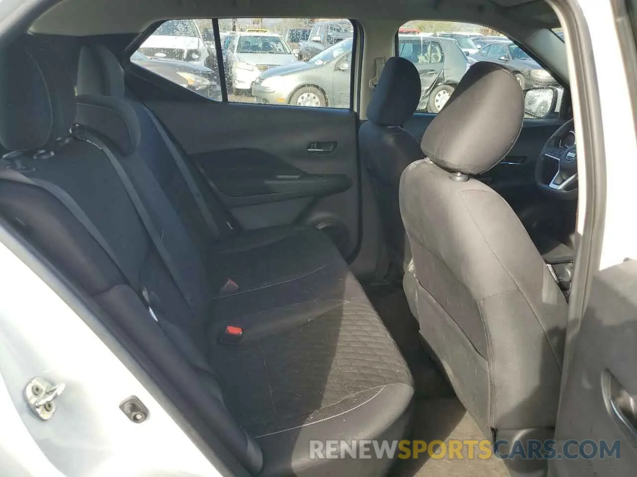10 Photograph of a damaged car 3N1CP5CV3ML537468 NISSAN KICKS 2021