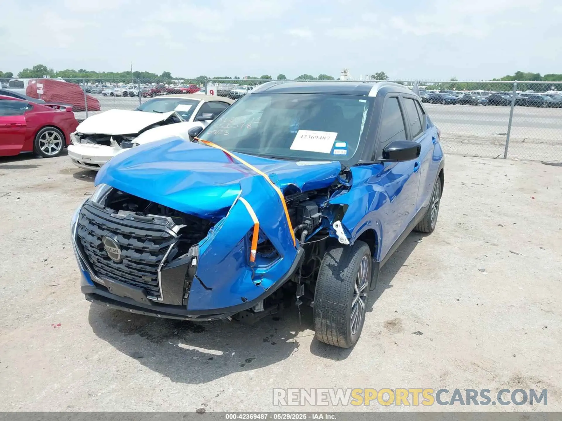 2 Photograph of a damaged car 3N1CP5CV3ML551578 NISSAN KICKS 2021