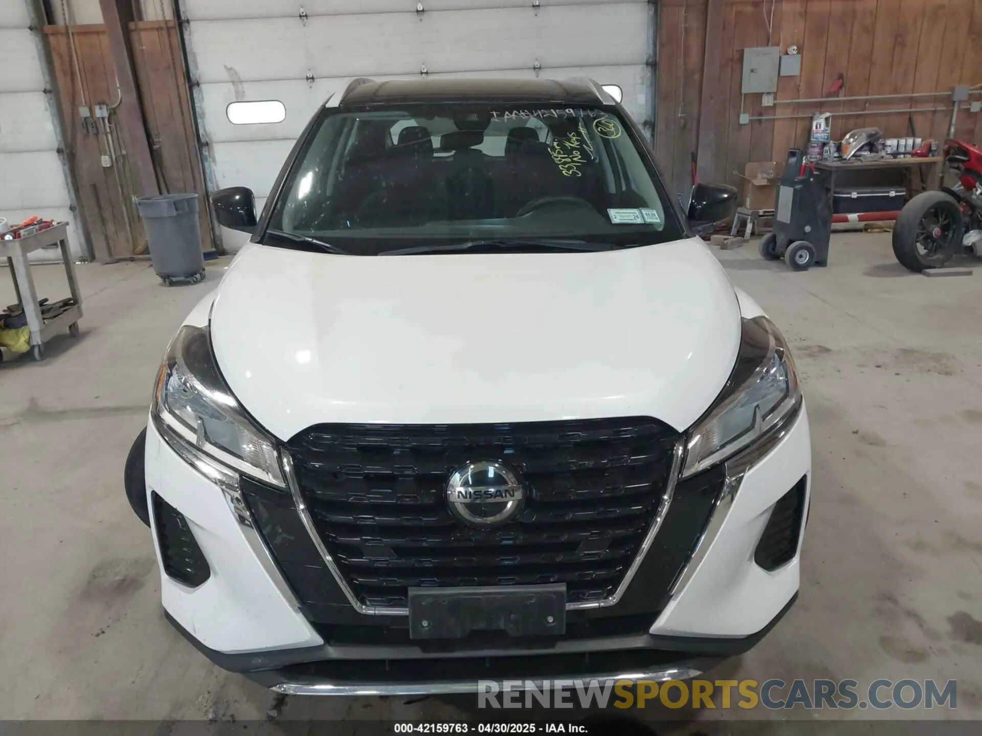 11 Photograph of a damaged car 3N1CP5CV3ML555372 NISSAN KICKS 2021