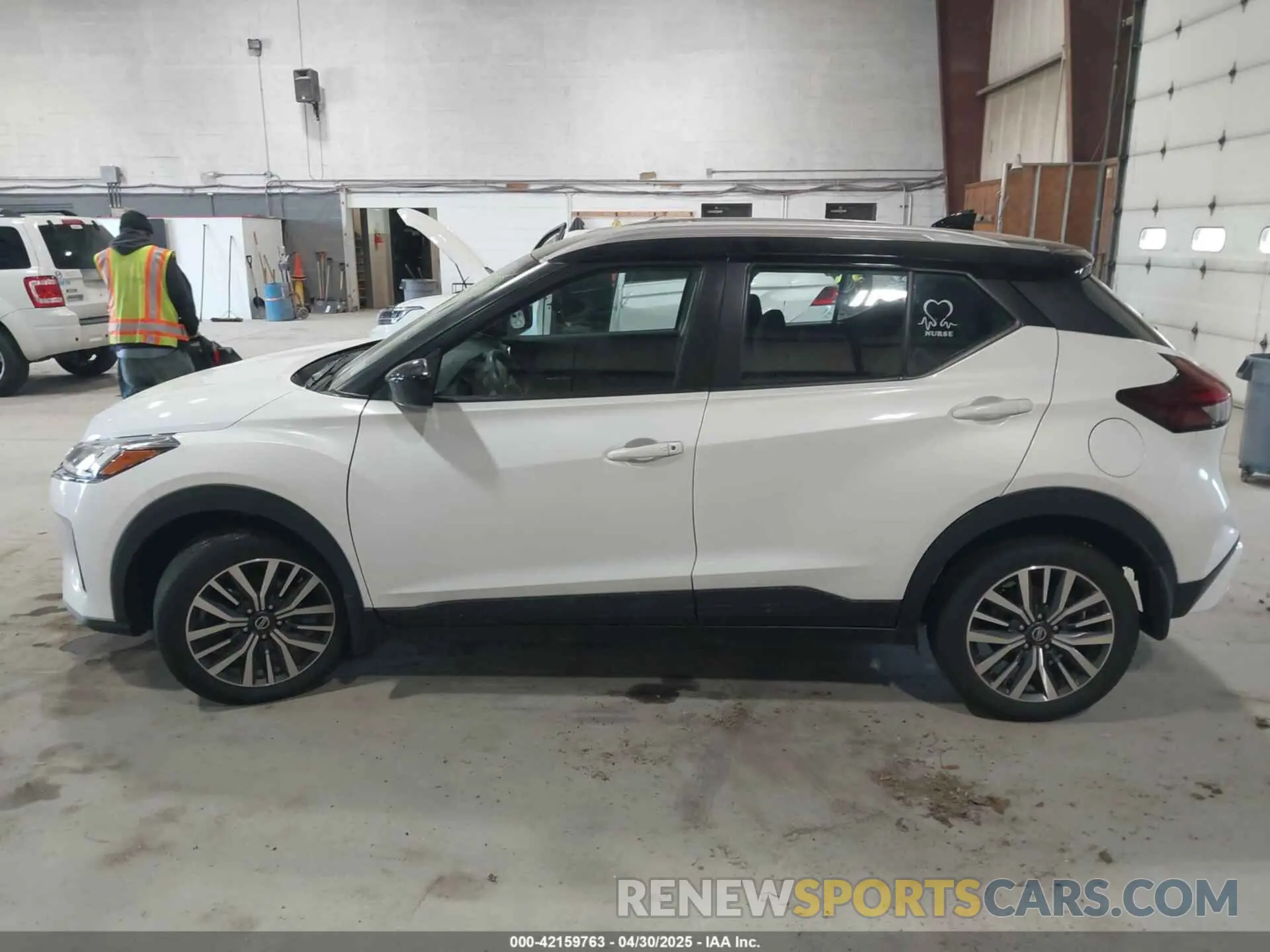 13 Photograph of a damaged car 3N1CP5CV3ML555372 NISSAN KICKS 2021