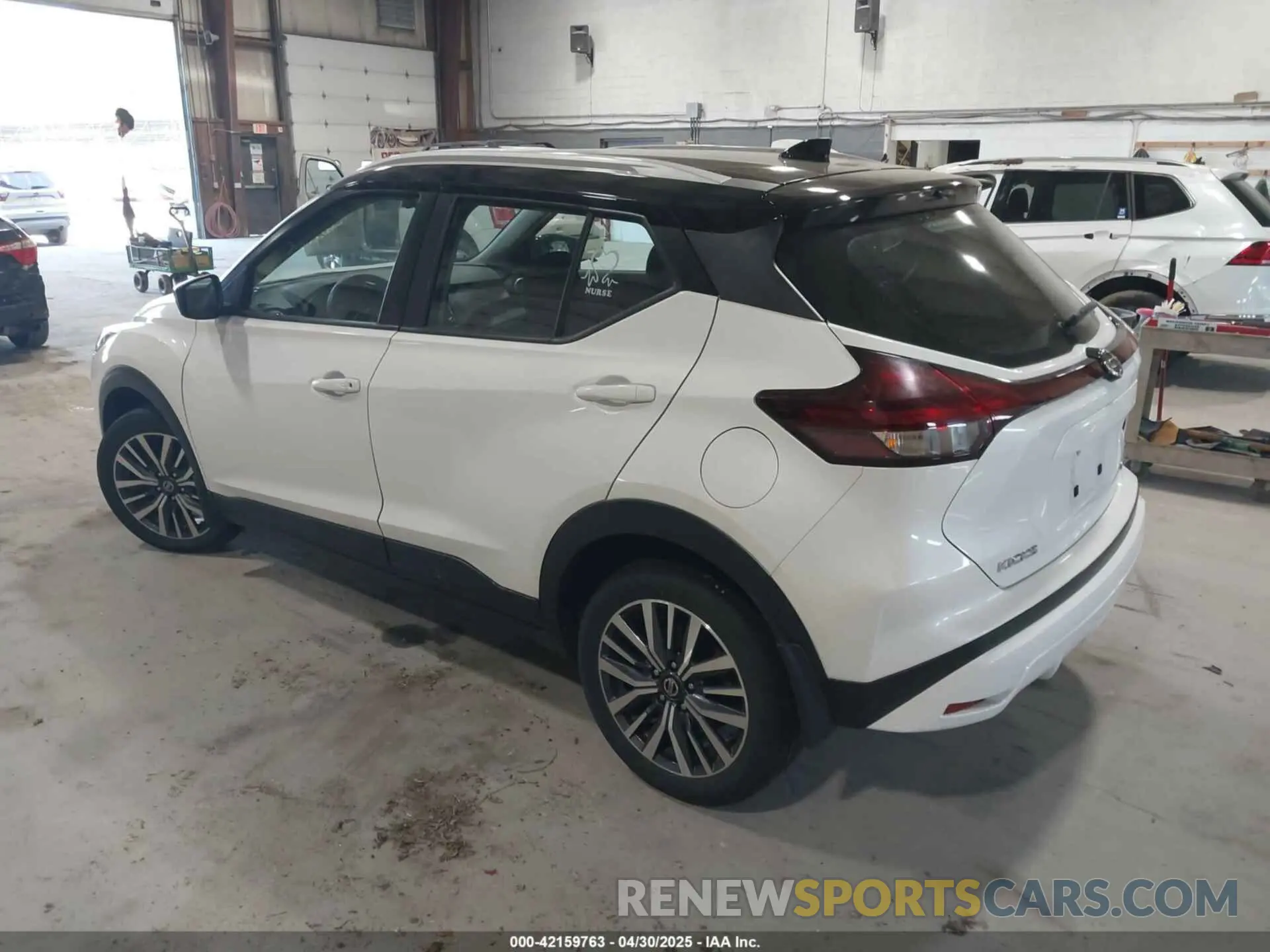 3 Photograph of a damaged car 3N1CP5CV3ML555372 NISSAN KICKS 2021