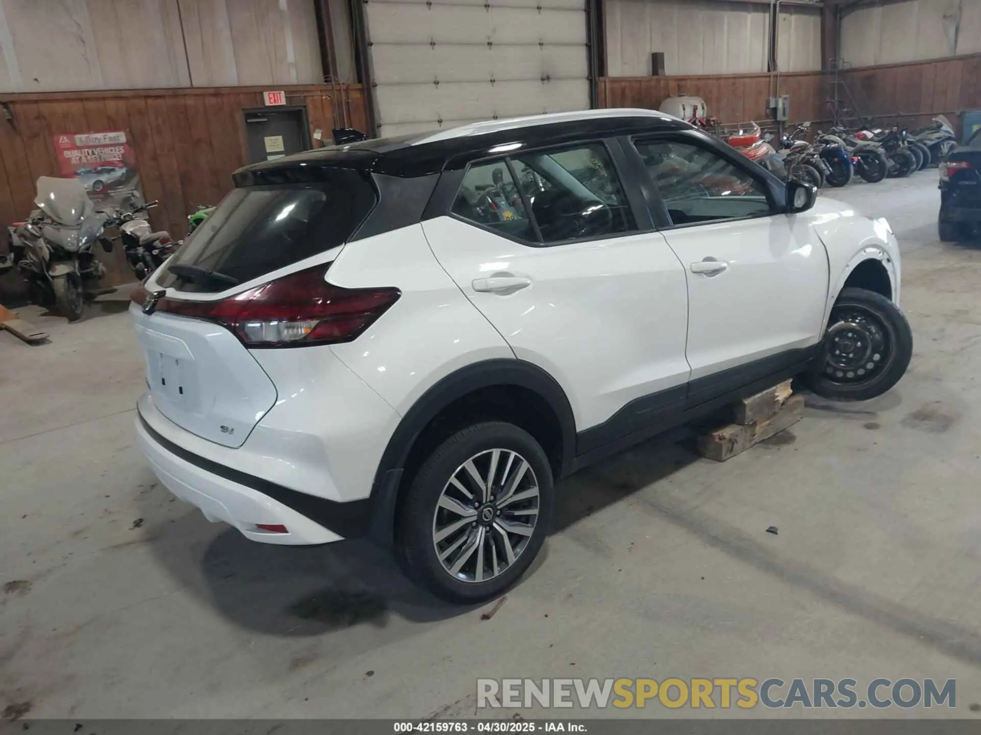 4 Photograph of a damaged car 3N1CP5CV3ML555372 NISSAN KICKS 2021