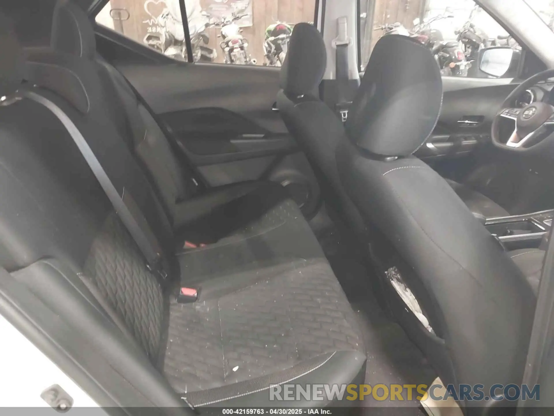 8 Photograph of a damaged car 3N1CP5CV3ML555372 NISSAN KICKS 2021