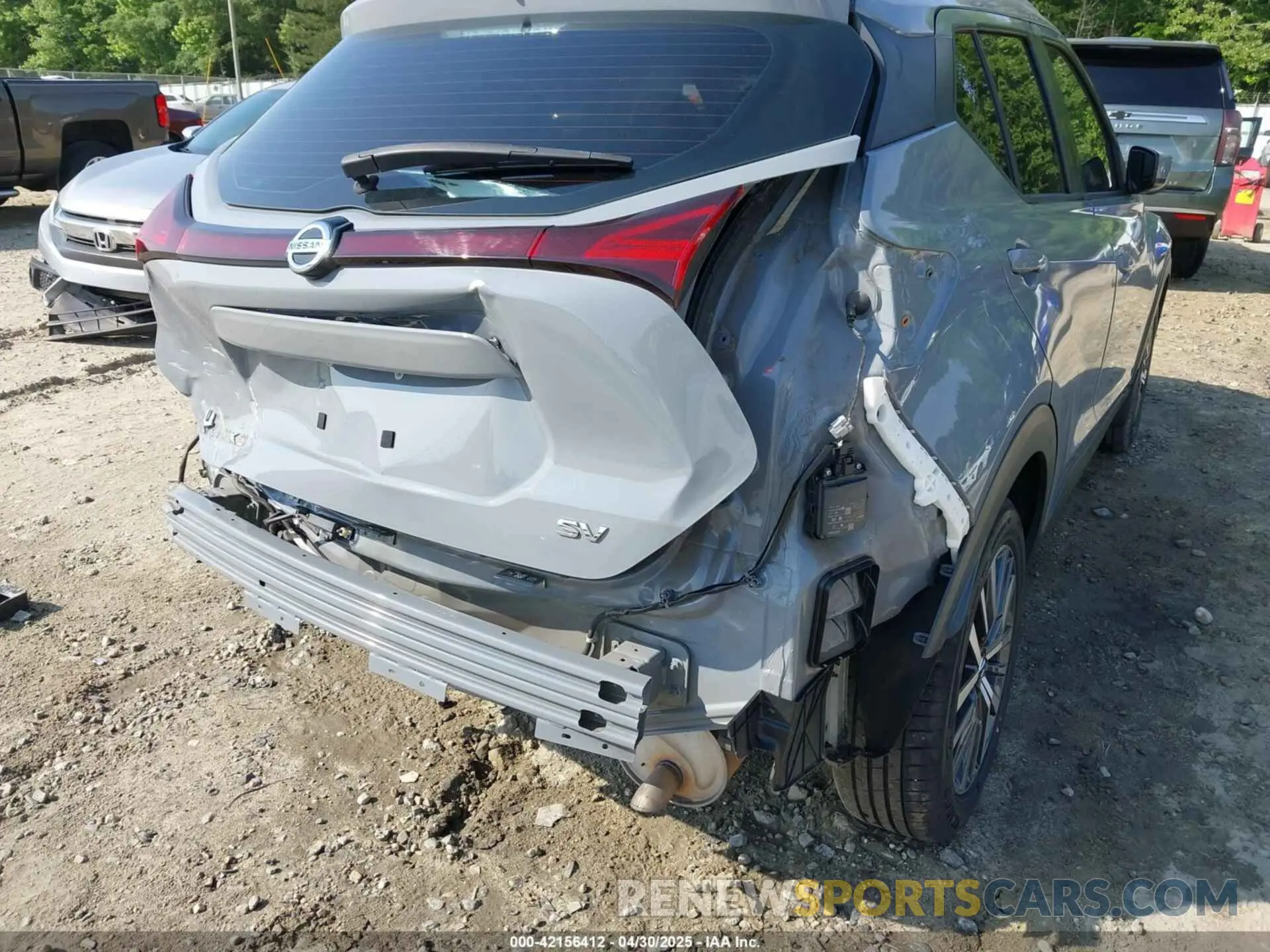 18 Photograph of a damaged car 3N1CP5CV4ML498227 NISSAN KICKS 2021