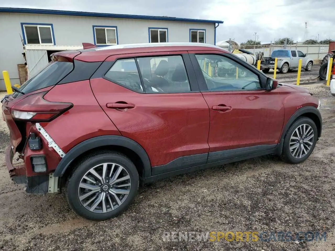 3 Photograph of a damaged car 3N1CP5CV4ML523157 NISSAN KICKS 2021