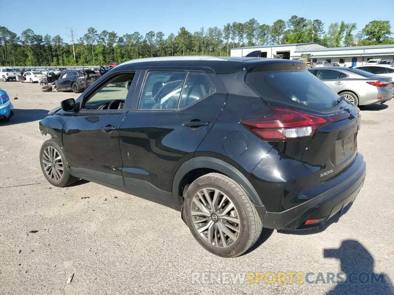 2 Photograph of a damaged car 3N1CP5CV4ML526124 NISSAN KICKS 2021