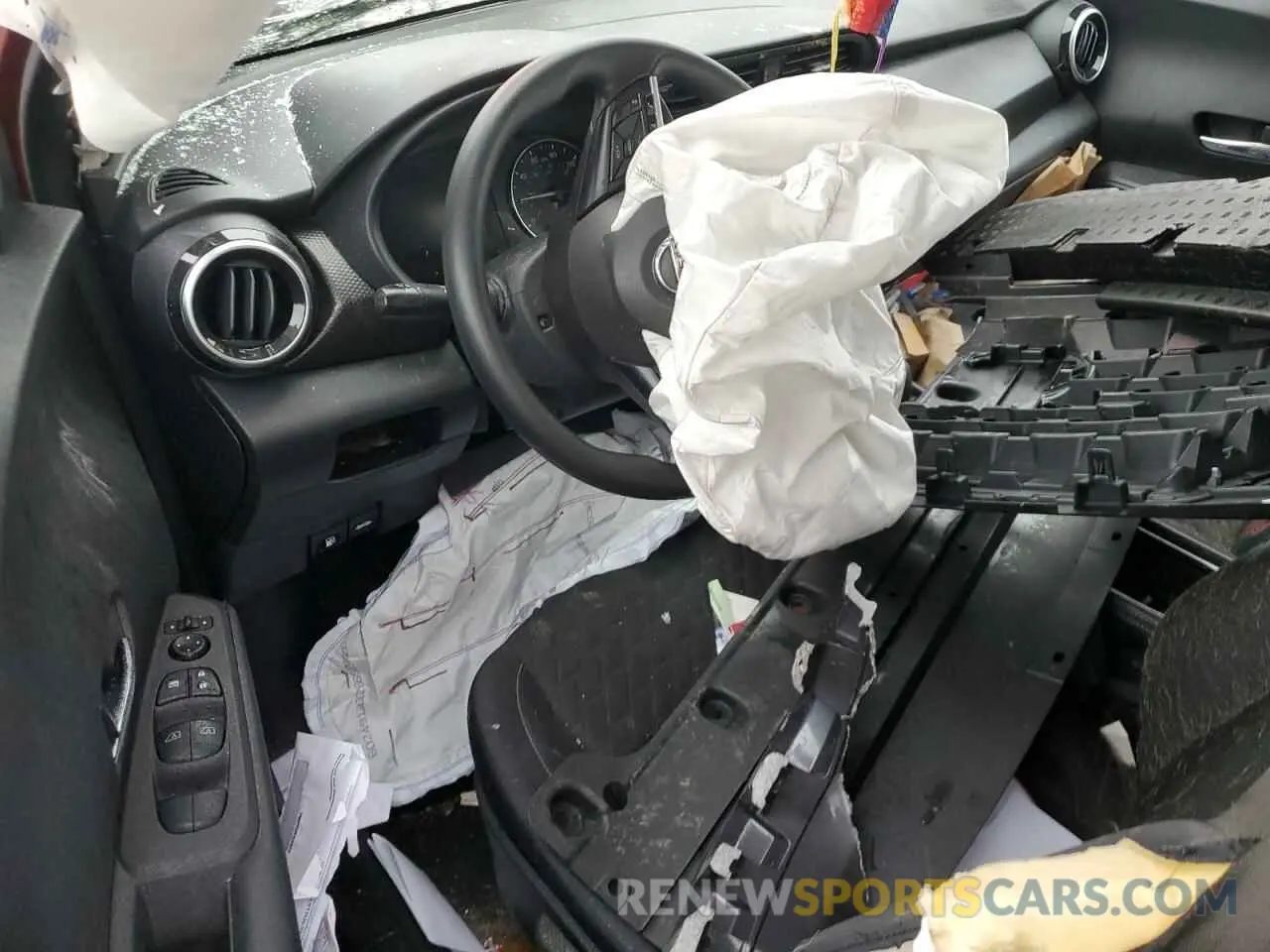 8 Photograph of a damaged car 3N1CP5CV4ML556322 NISSAN KICKS 2021