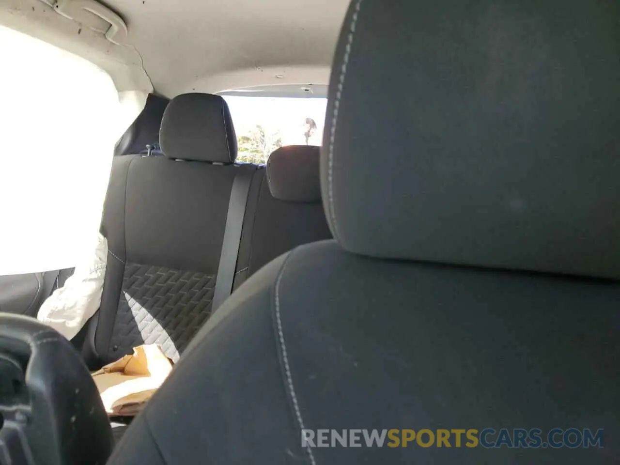 10 Photograph of a damaged car 3N1CP5CV5ML466225 NISSAN KICKS 2021