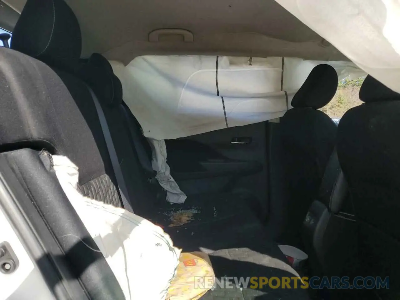 11 Photograph of a damaged car 3N1CP5CV5ML466225 NISSAN KICKS 2021