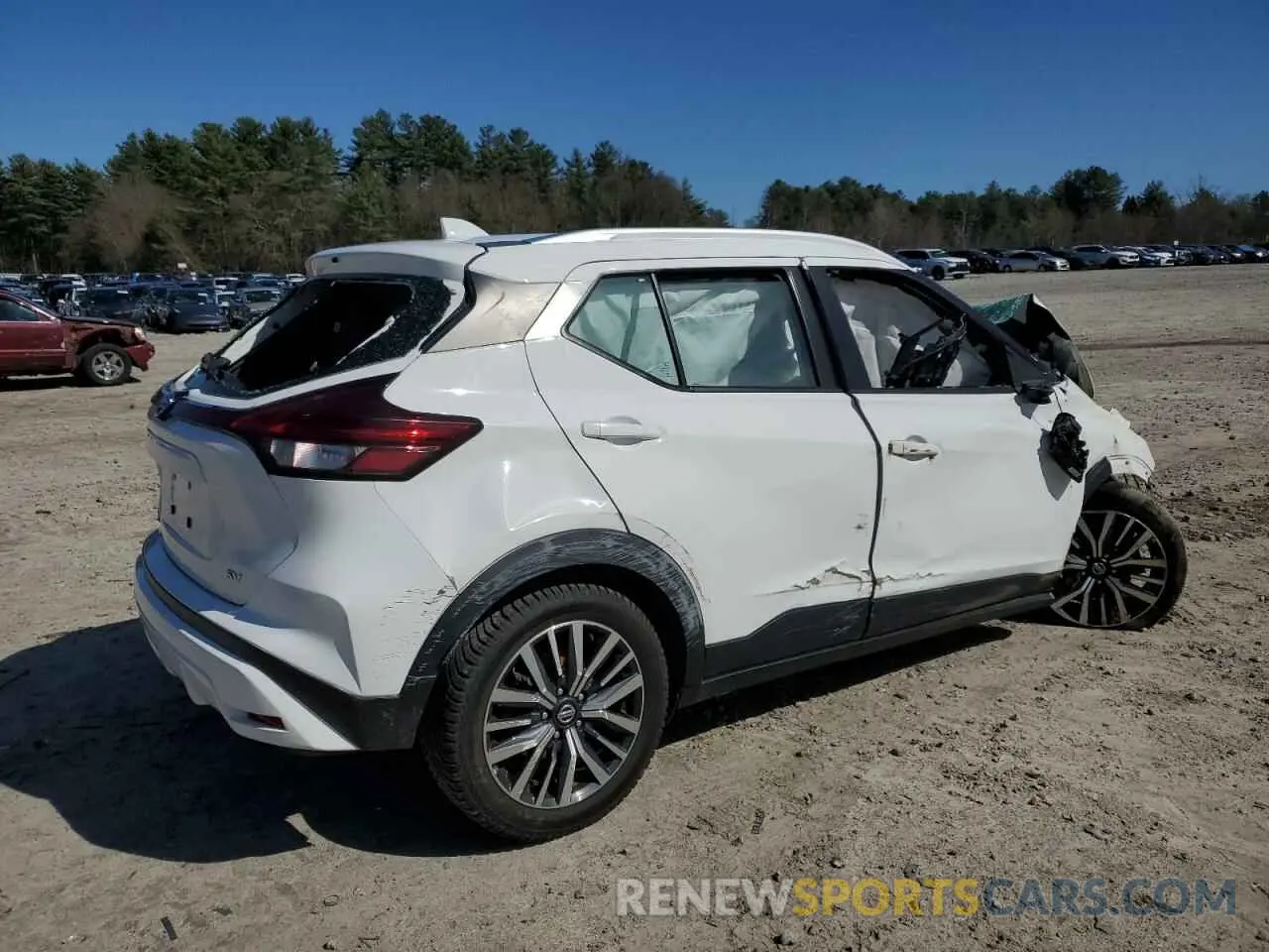 3 Photograph of a damaged car 3N1CP5CV5ML466225 NISSAN KICKS 2021