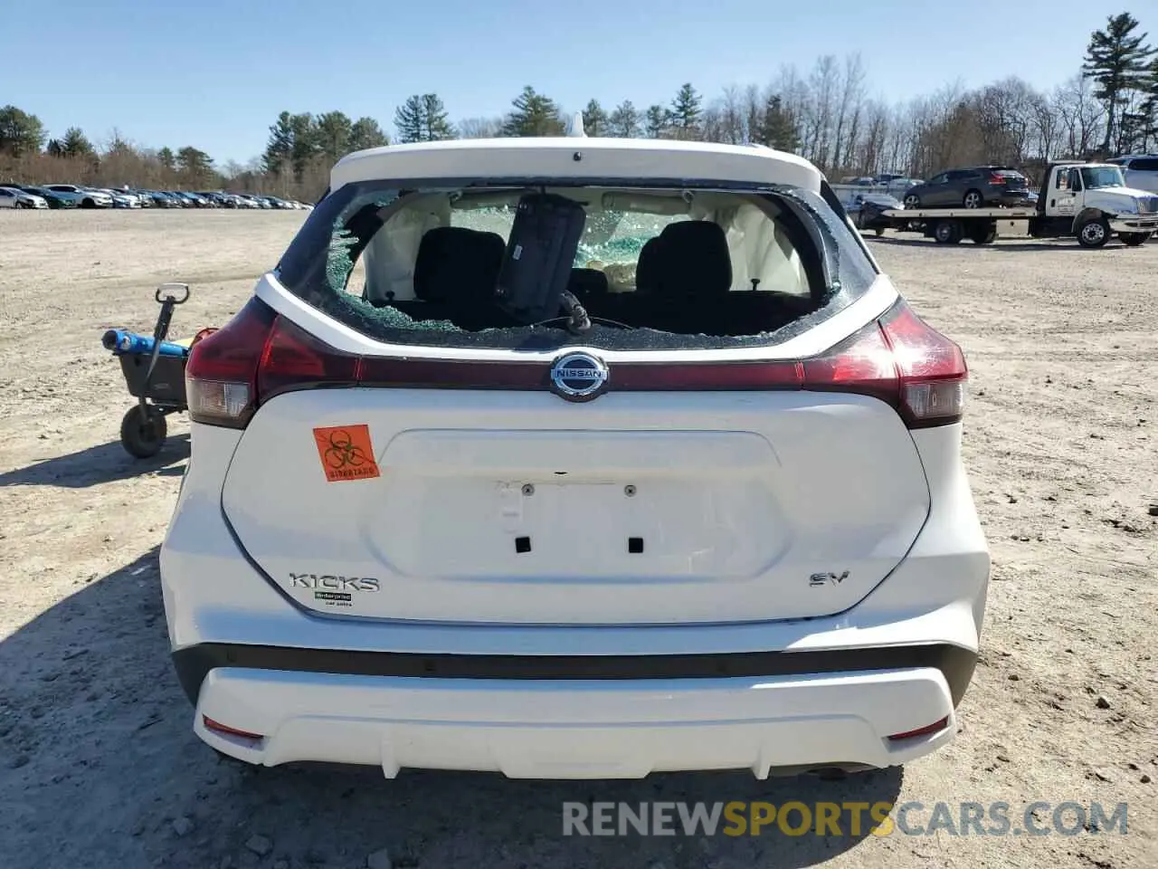 6 Photograph of a damaged car 3N1CP5CV5ML466225 NISSAN KICKS 2021