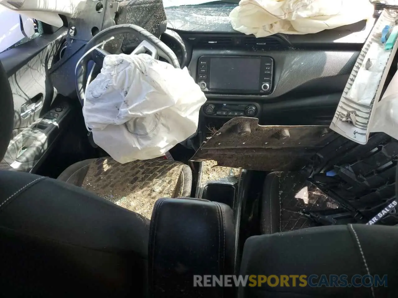 8 Photograph of a damaged car 3N1CP5CV5ML466225 NISSAN KICKS 2021