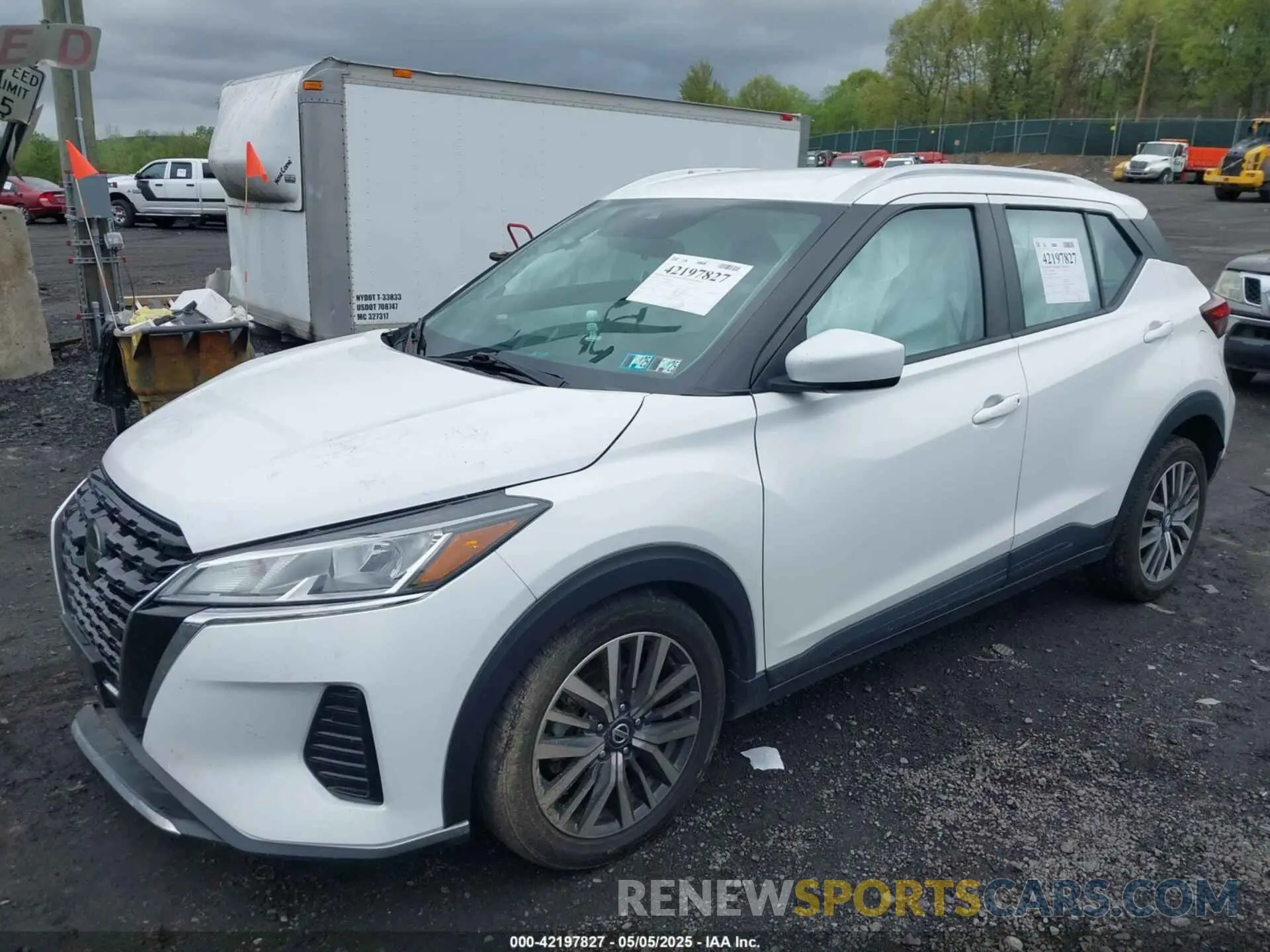 2 Photograph of a damaged car 3N1CP5CV5ML480609 NISSAN KICKS 2021