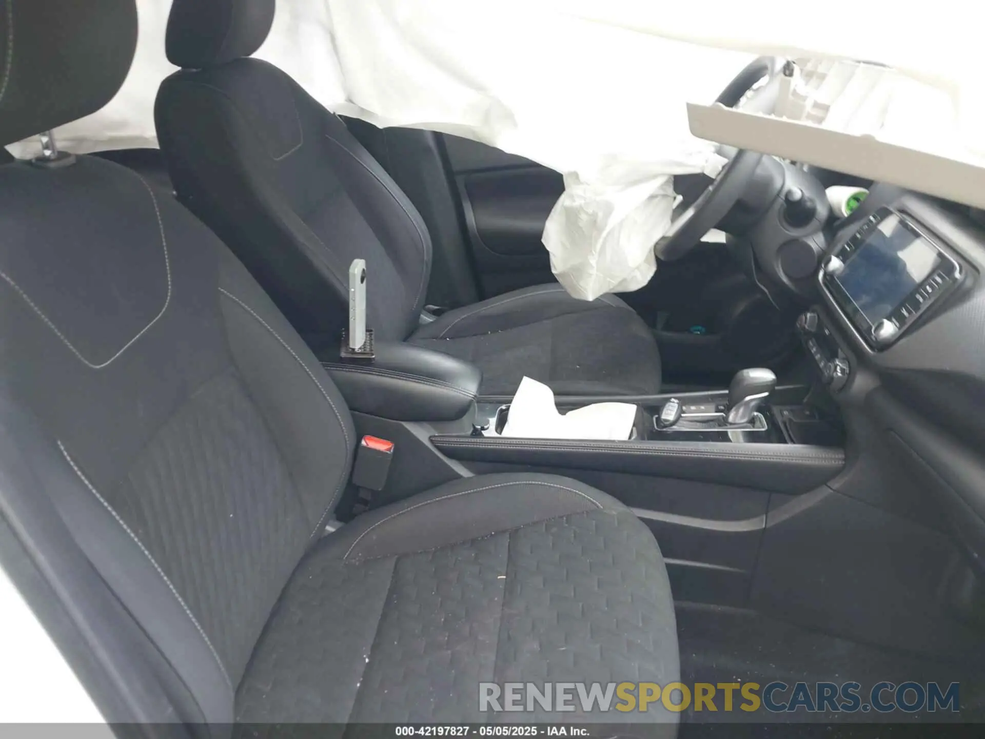 5 Photograph of a damaged car 3N1CP5CV5ML480609 NISSAN KICKS 2021
