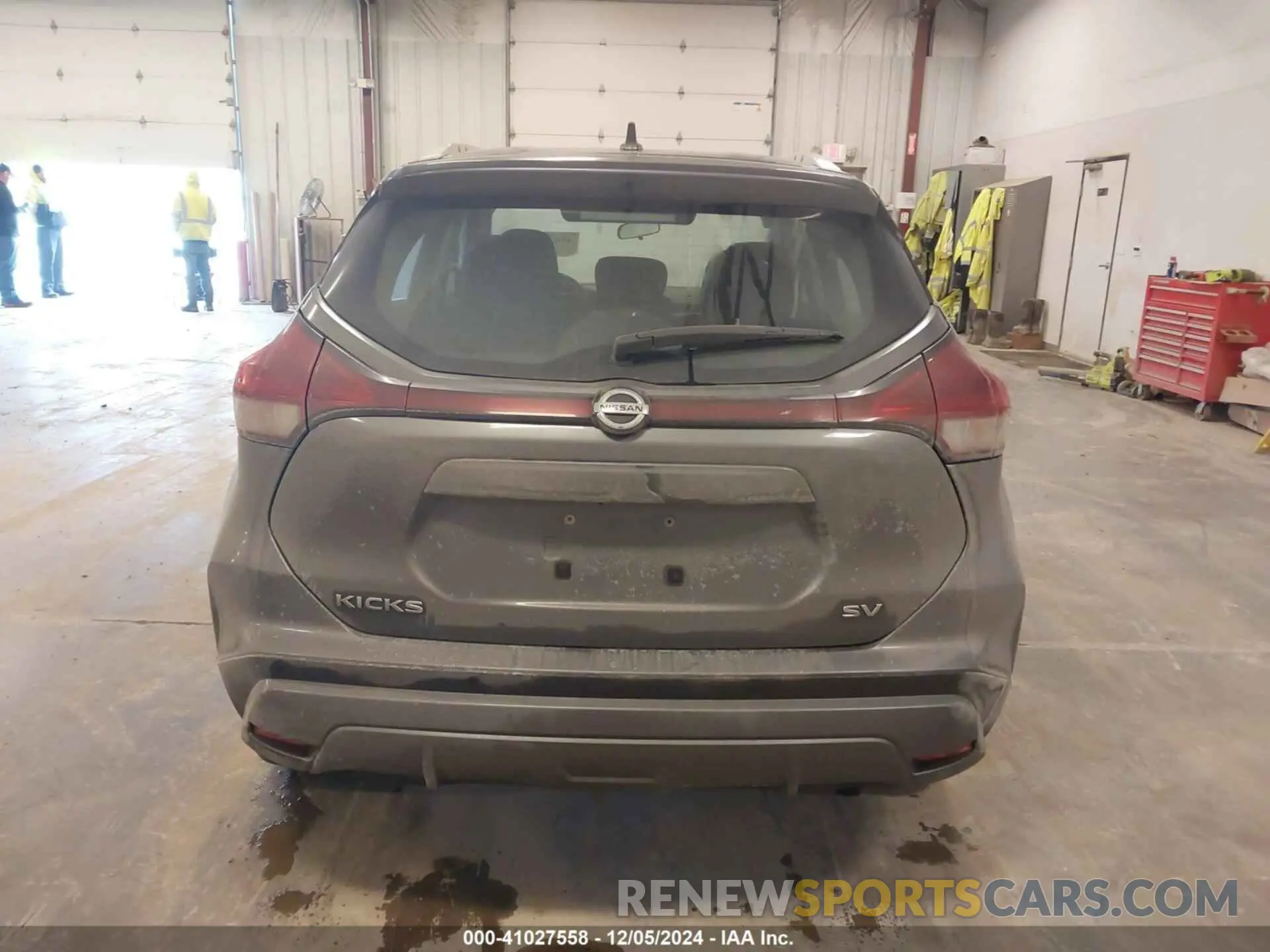 16 Photograph of a damaged car 3N1CP5CV5ML487236 NISSAN KICKS 2021