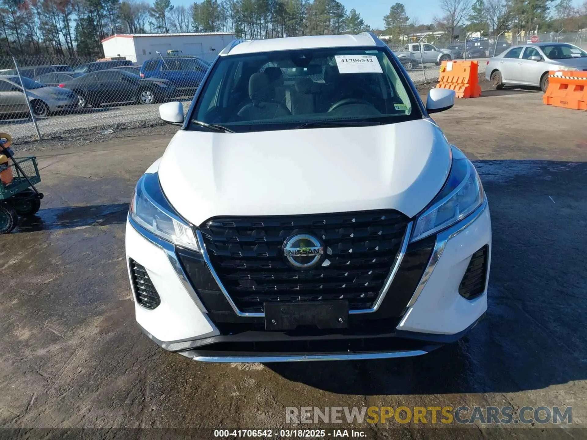 12 Photograph of a damaged car 3N1CP5CV5ML489794 NISSAN KICKS 2021