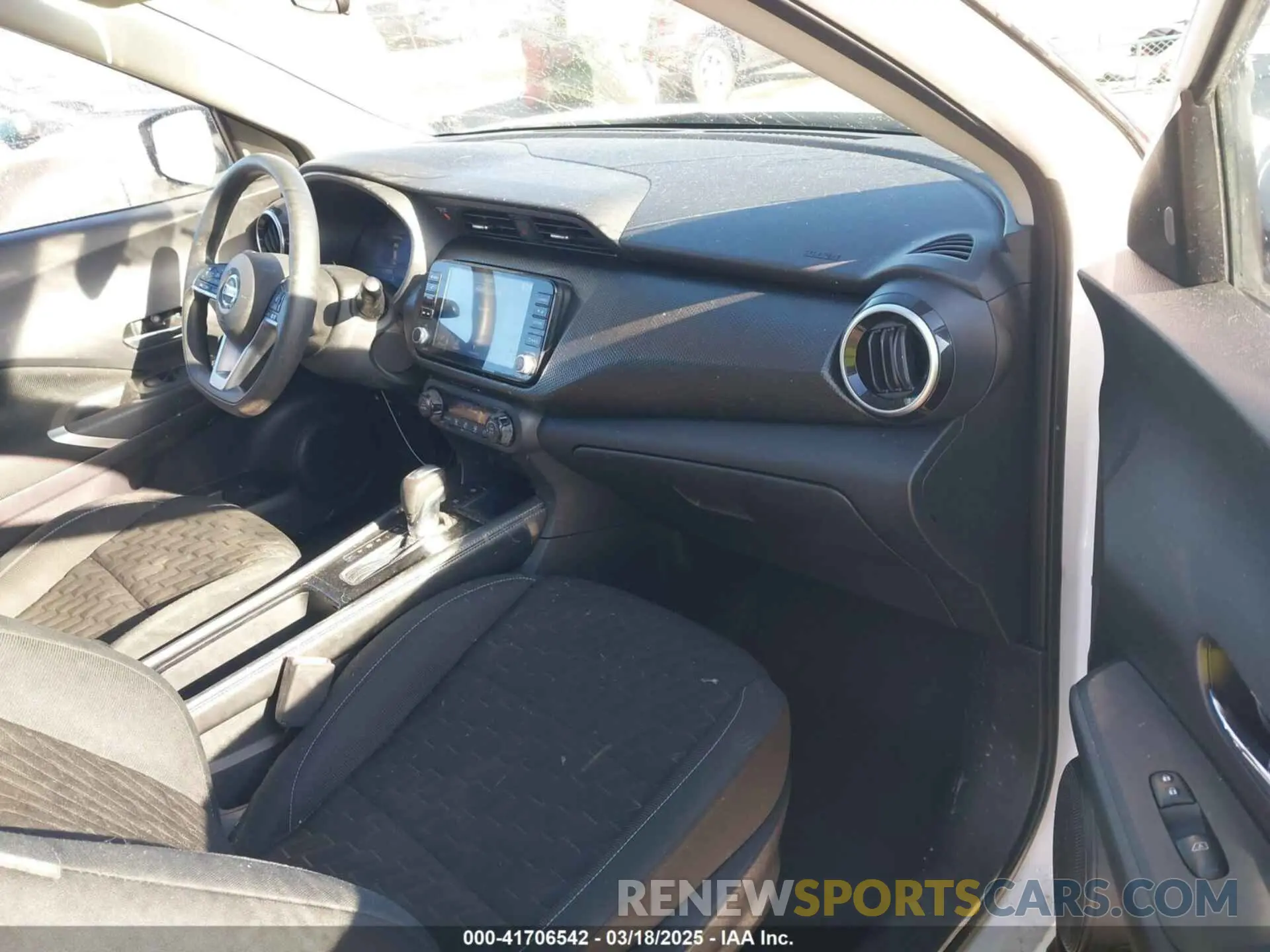 5 Photograph of a damaged car 3N1CP5CV5ML489794 NISSAN KICKS 2021