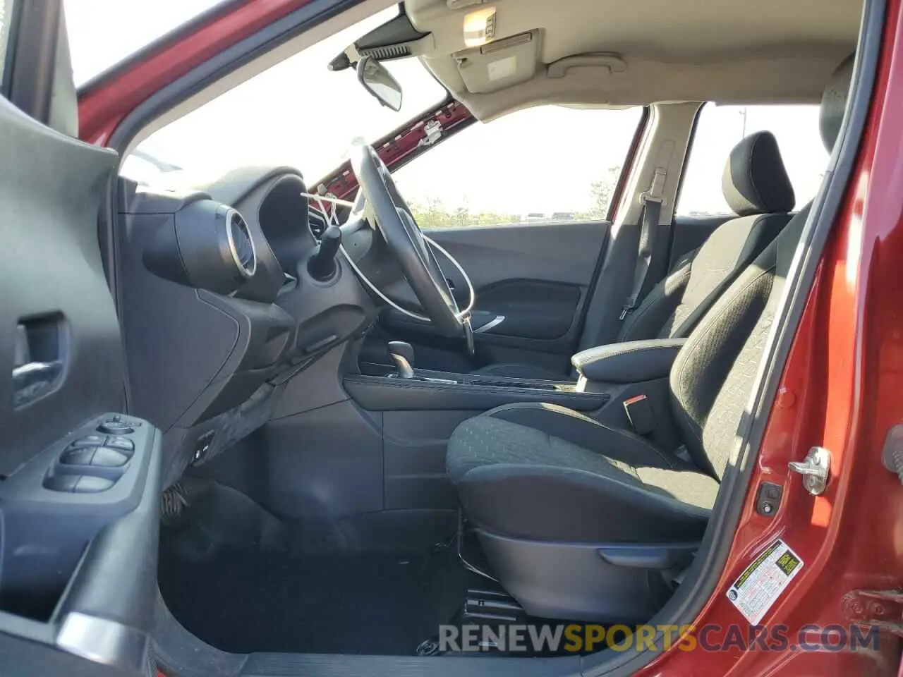 7 Photograph of a damaged car 3N1CP5CV5ML491576 NISSAN KICKS 2021