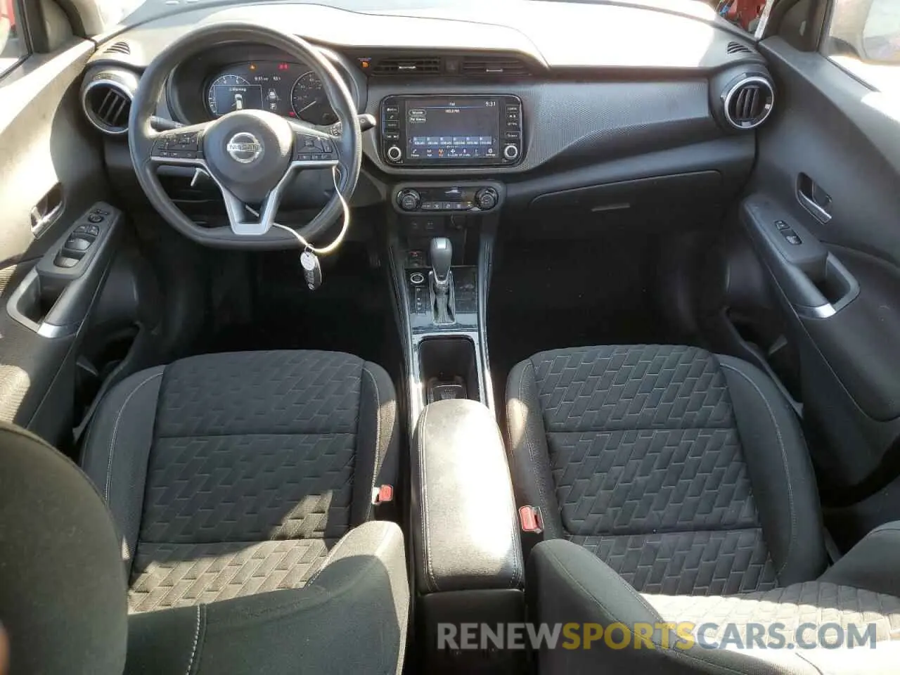 8 Photograph of a damaged car 3N1CP5CV5ML491576 NISSAN KICKS 2021