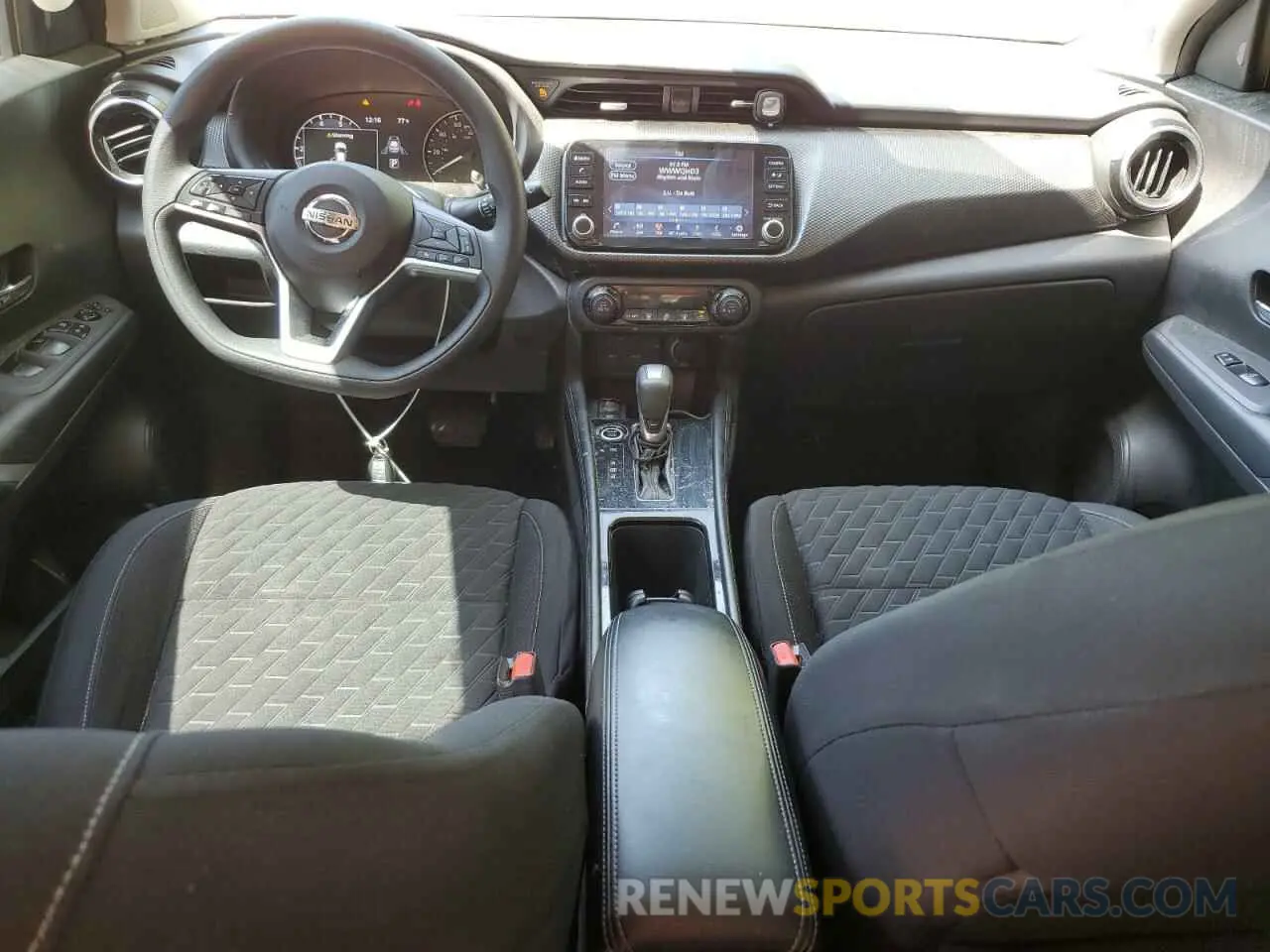 8 Photograph of a damaged car 3N1CP5CV5ML492629 NISSAN KICKS 2021