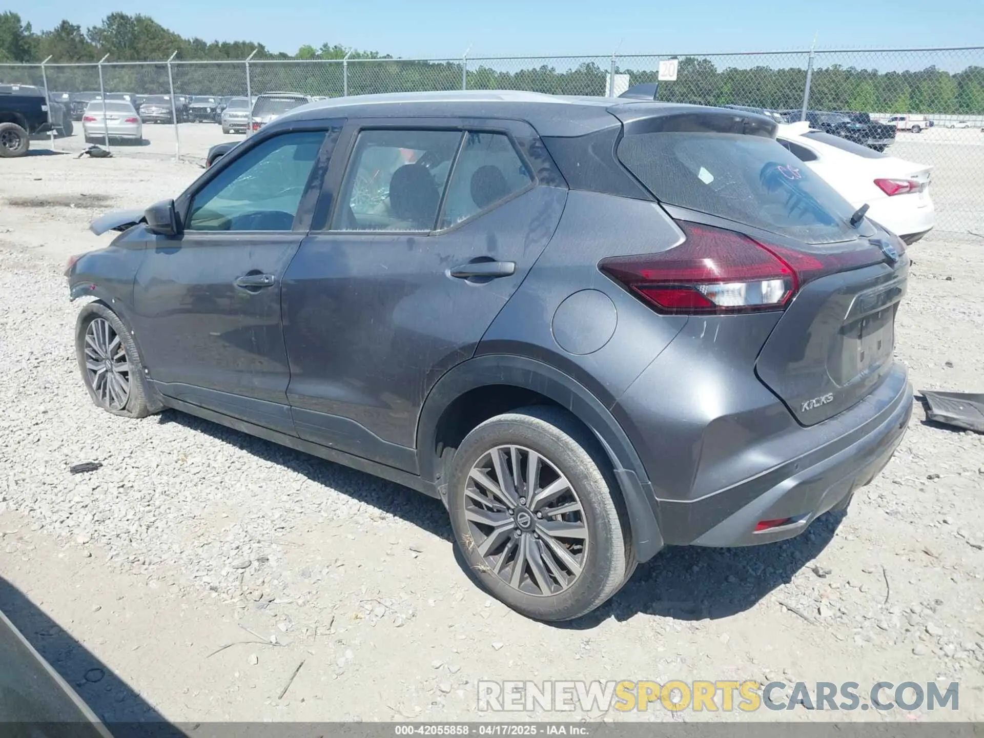 3 Photograph of a damaged car 3N1CP5CV5ML496583 NISSAN KICKS 2021