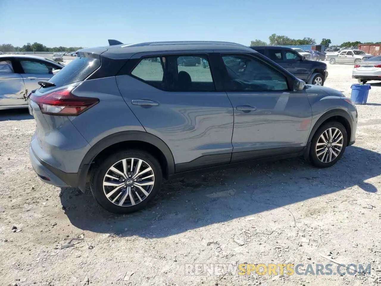 3 Photograph of a damaged car 3N1CP5CV5ML513799 NISSAN KICKS 2021