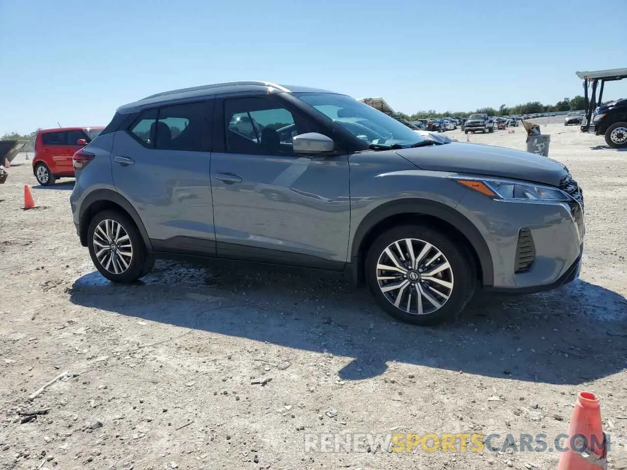 4 Photograph of a damaged car 3N1CP5CV5ML513799 NISSAN KICKS 2021
