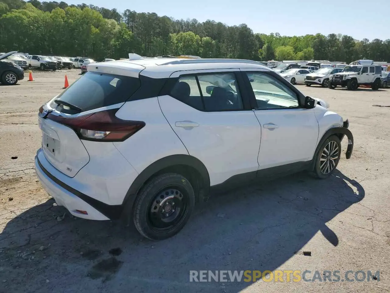 3 Photograph of a damaged car 3N1CP5CV5ML526861 NISSAN KICKS 2021